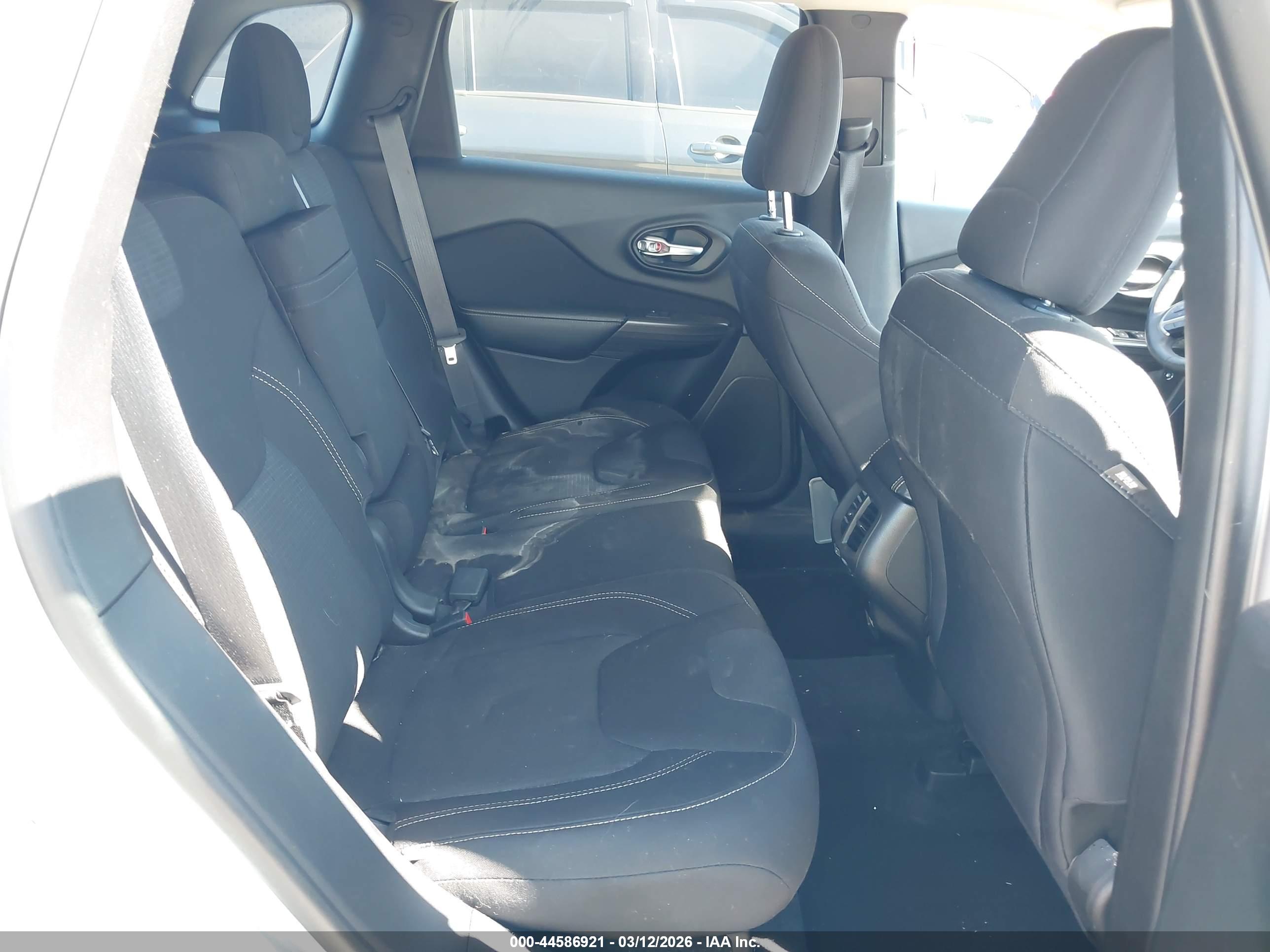 JEEP CHEROKEE image 8