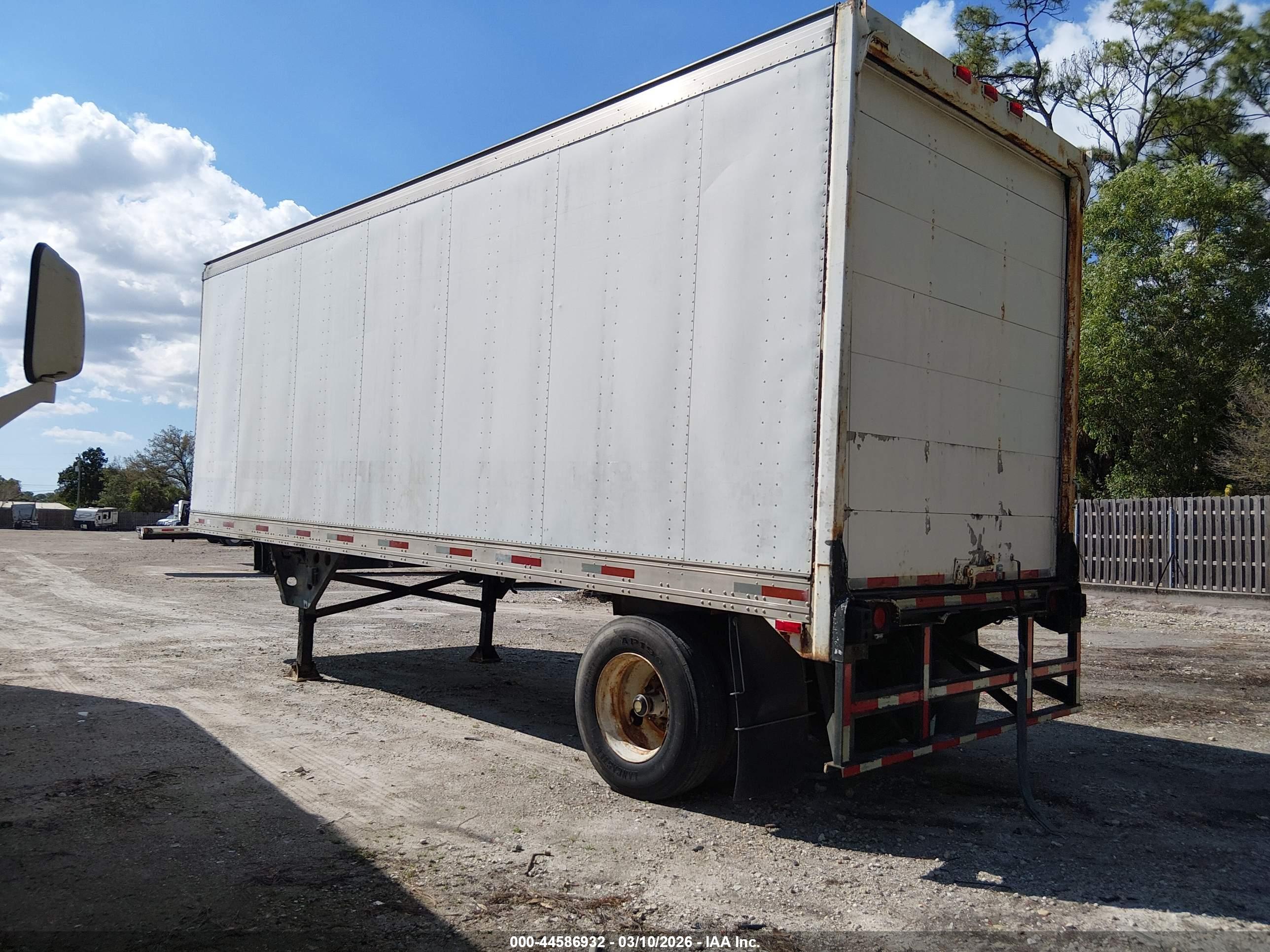 UTILITY TRAILER image 3