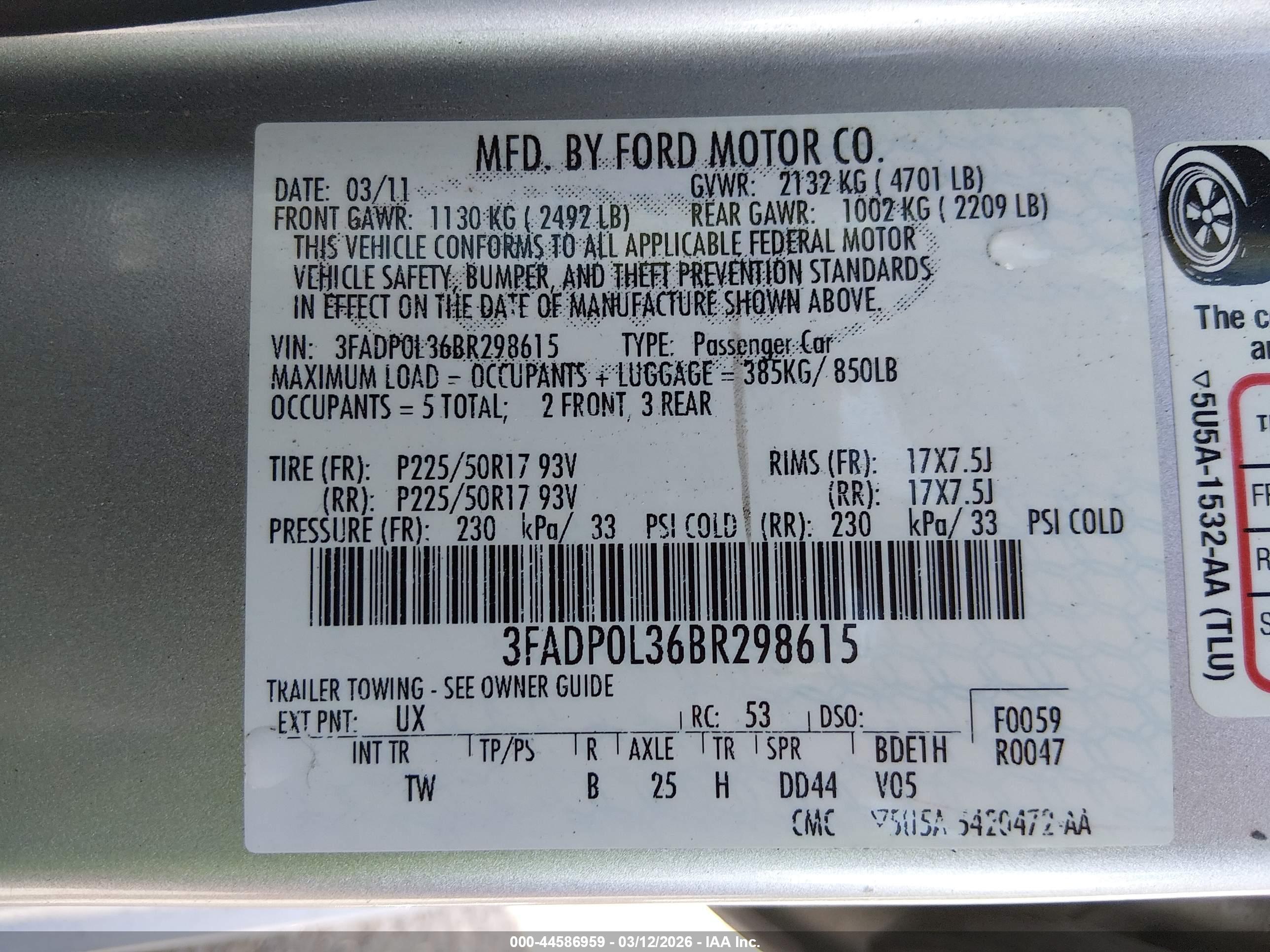 FORD FUSION image 9