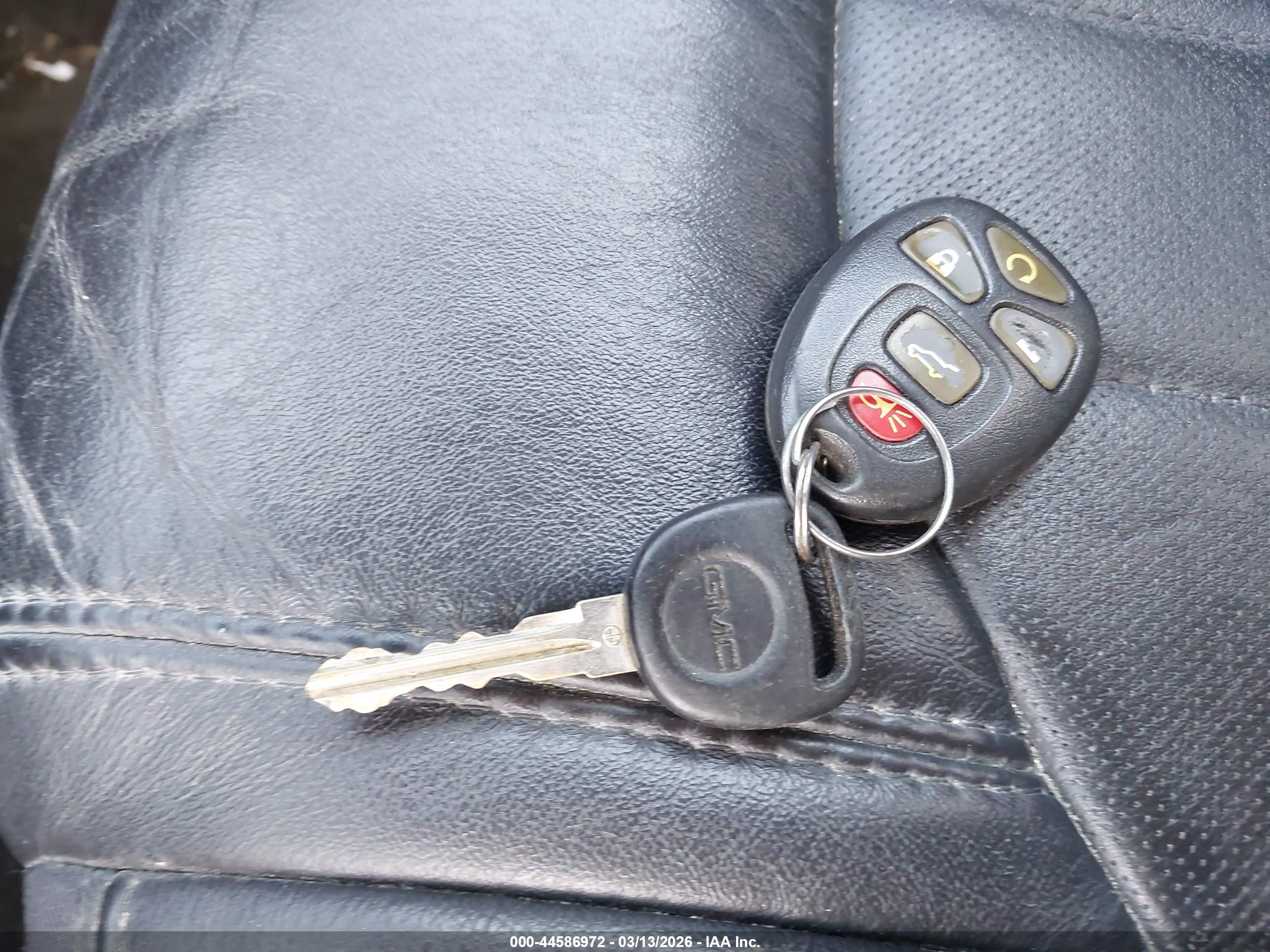 GMC ACADIA image 11