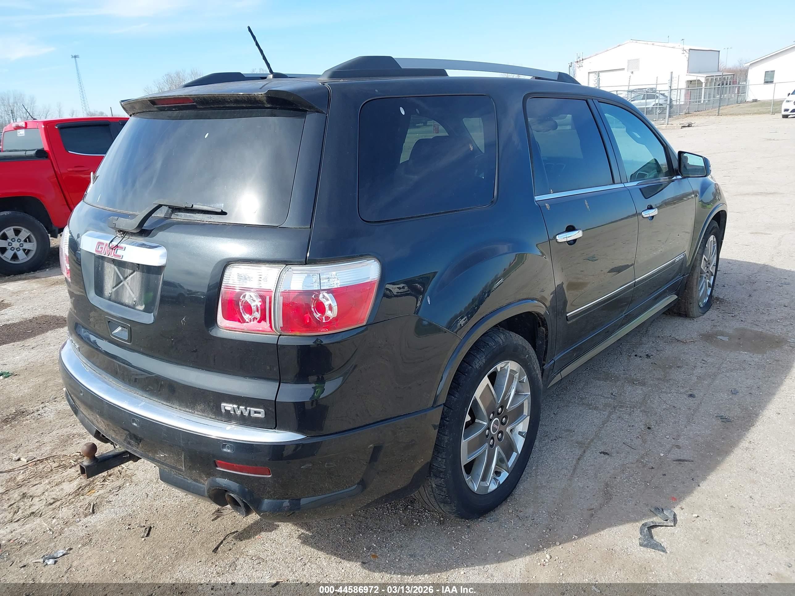 GMC ACADIA image 4