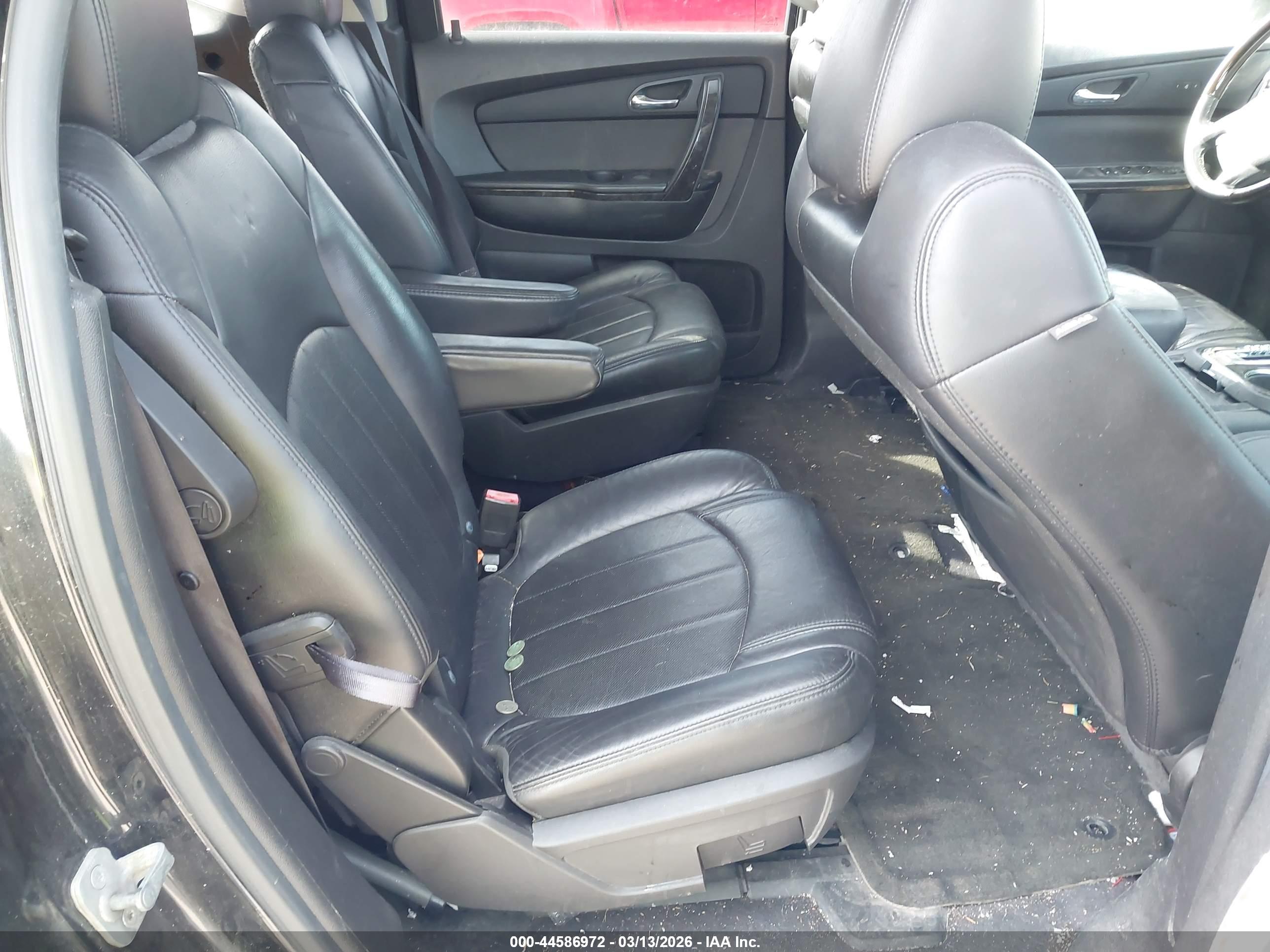 GMC ACADIA image 8