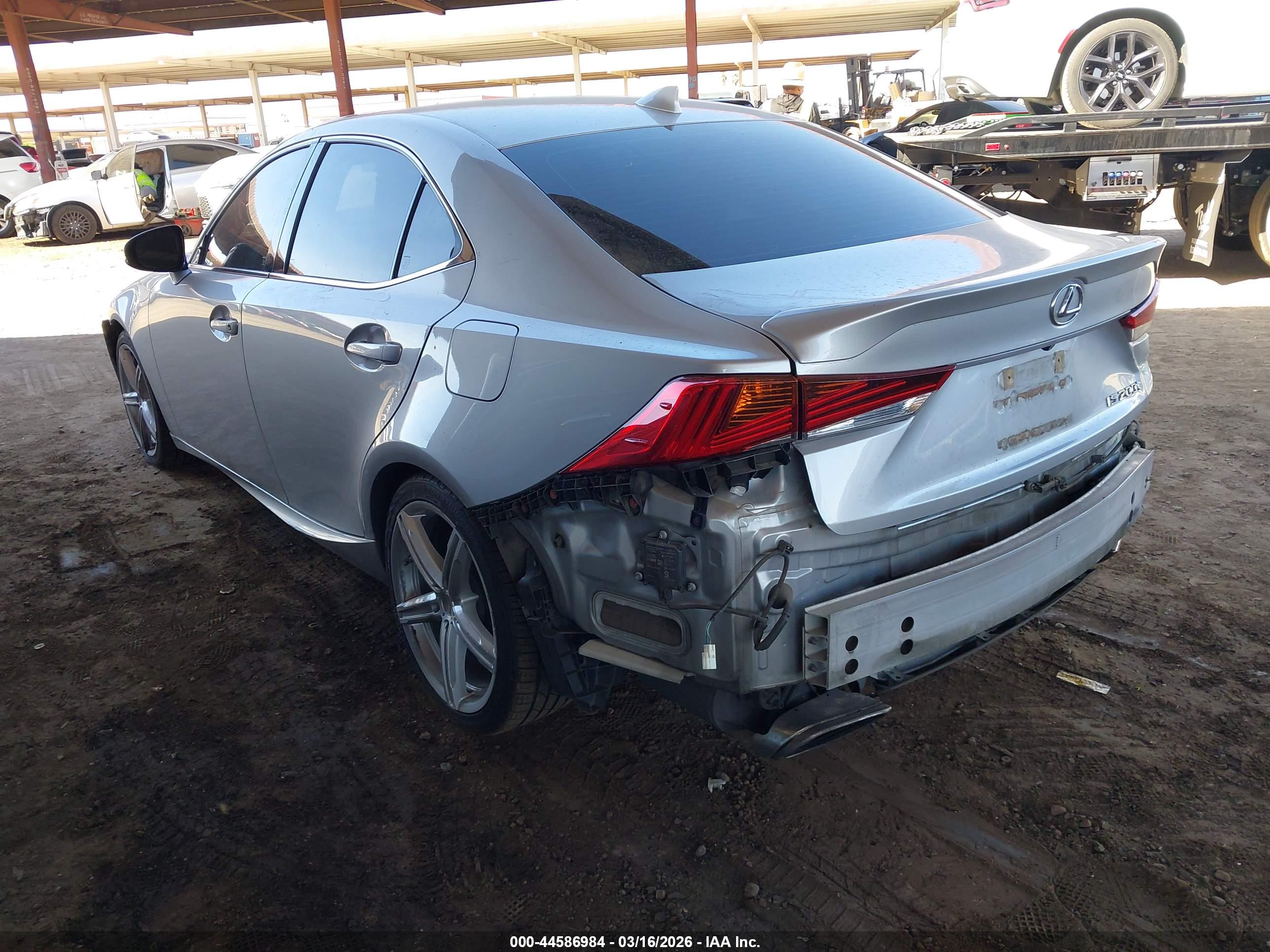 LEXUS IS image 3