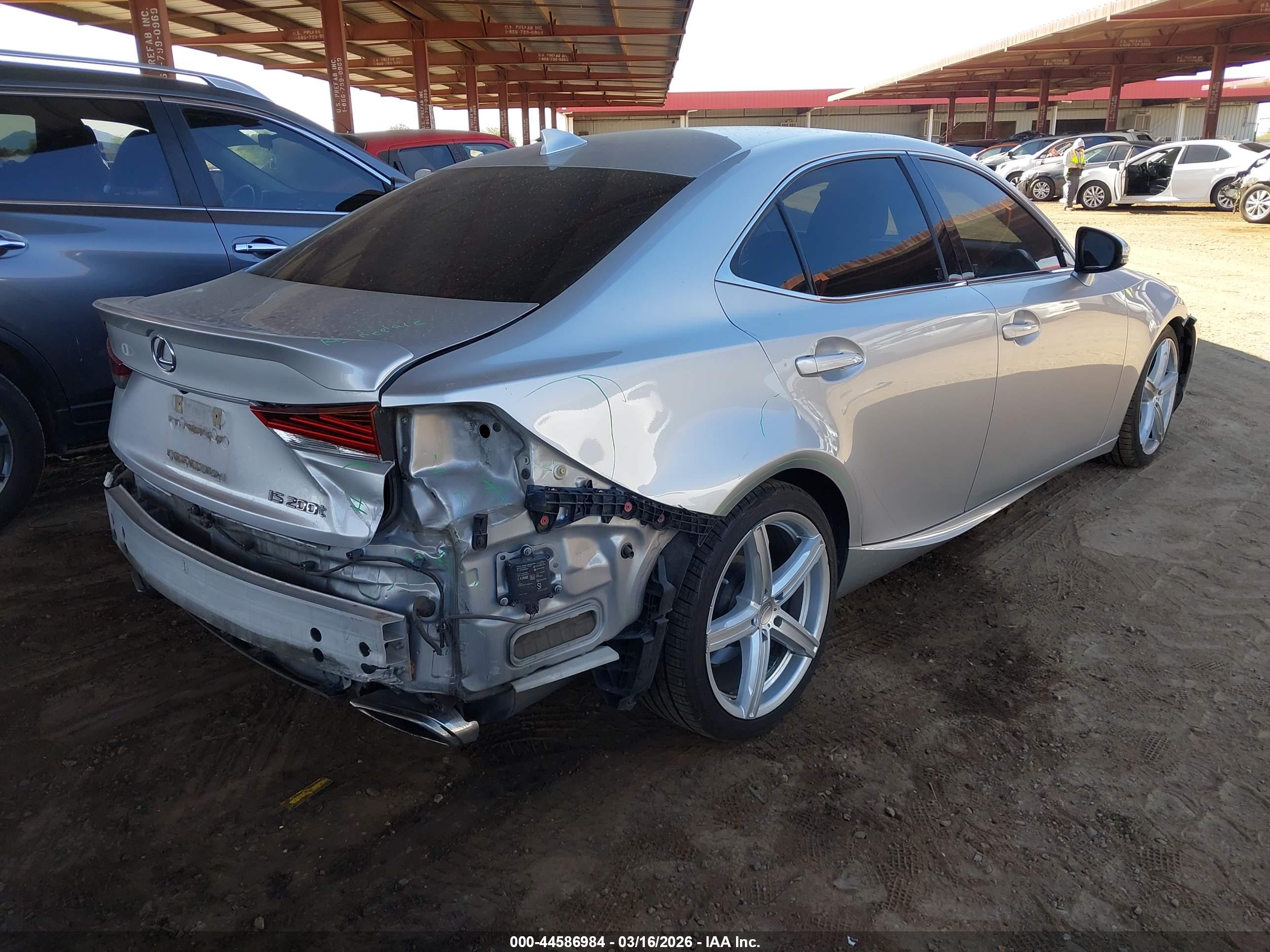 LEXUS IS image 4