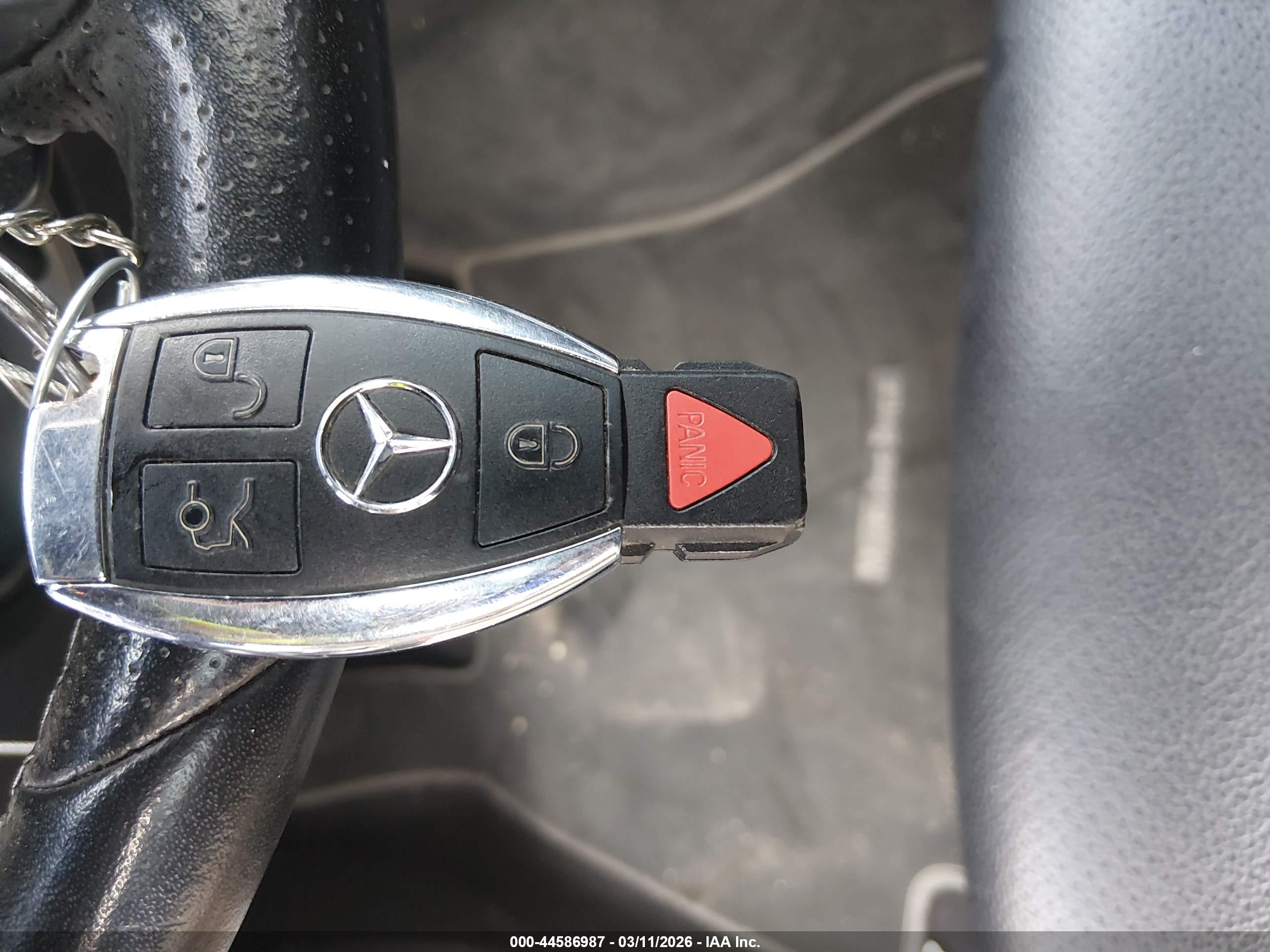 MERCEDES-BENZ C image 11