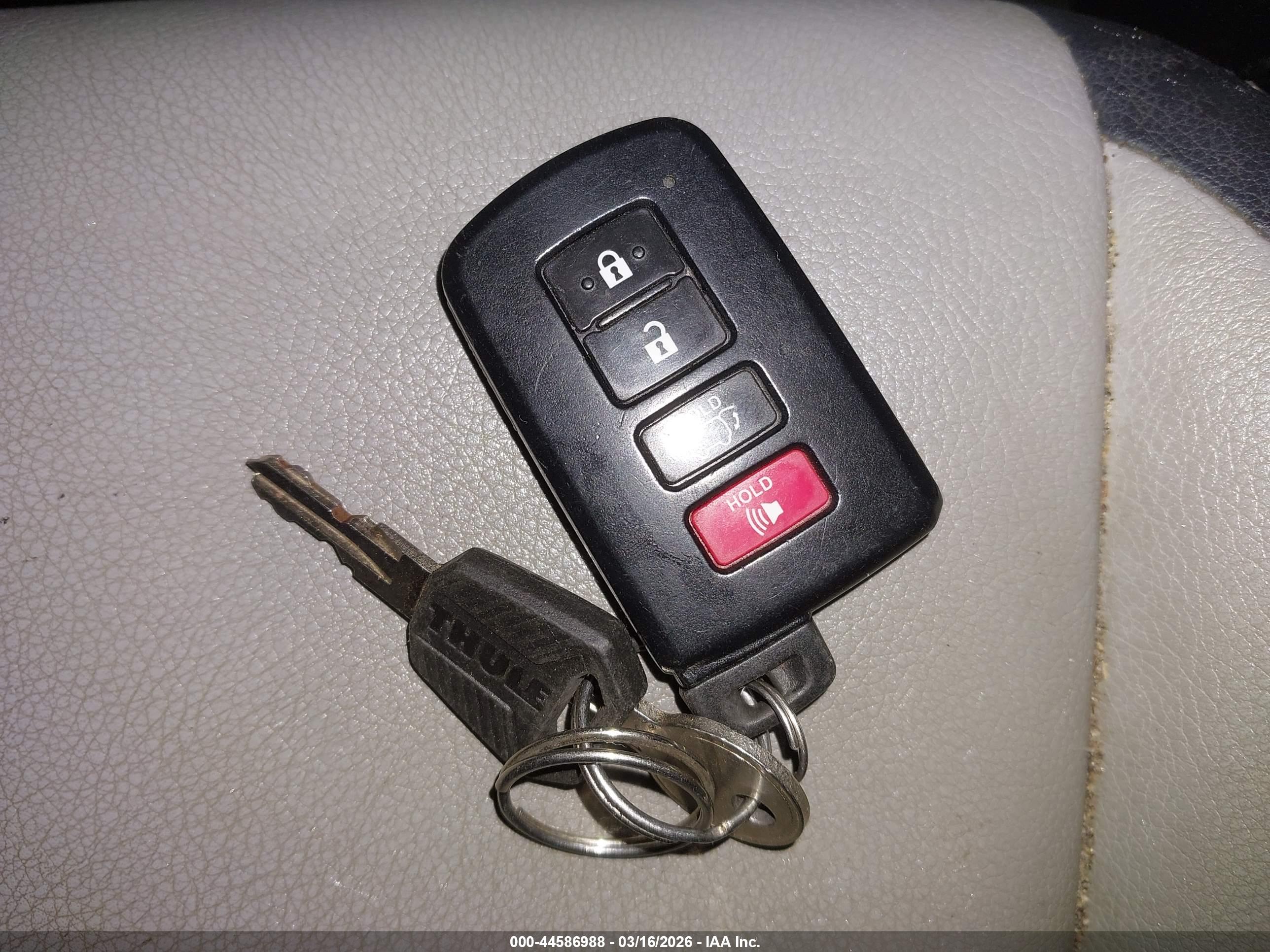 TOYOTA RAV4 image 11
