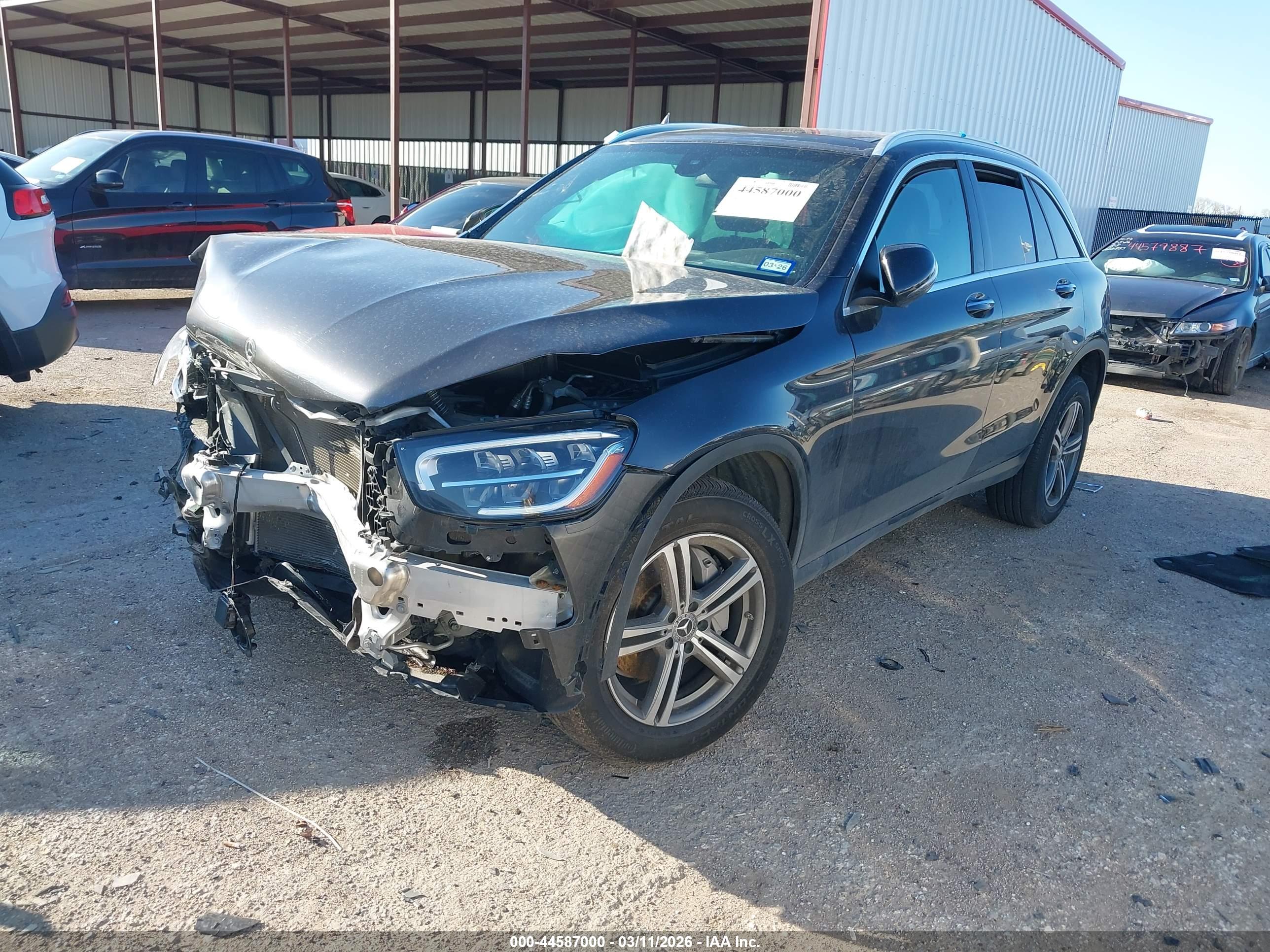 MERCEDES-BENZ GLC image 2