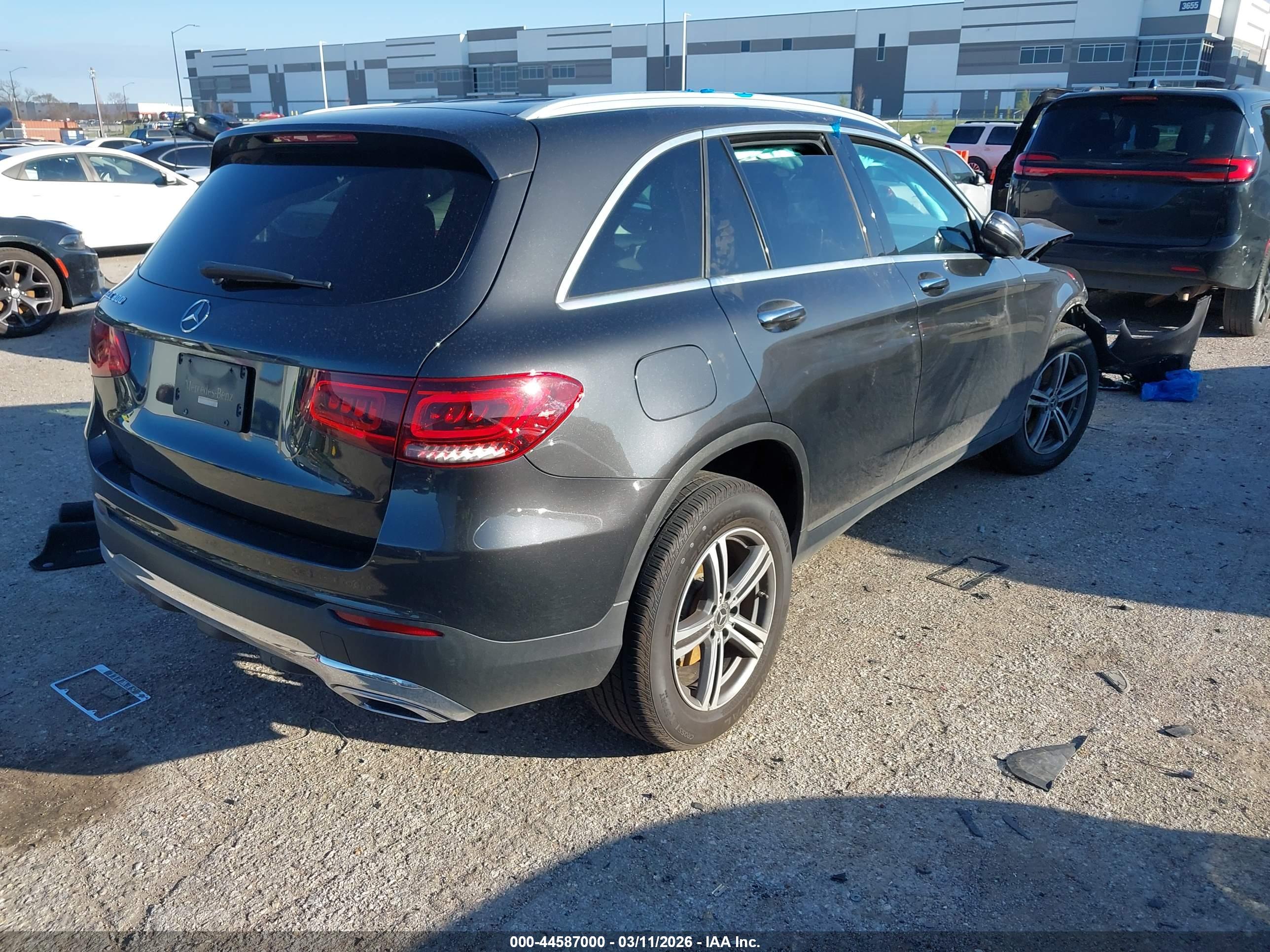 MERCEDES-BENZ GLC image 4