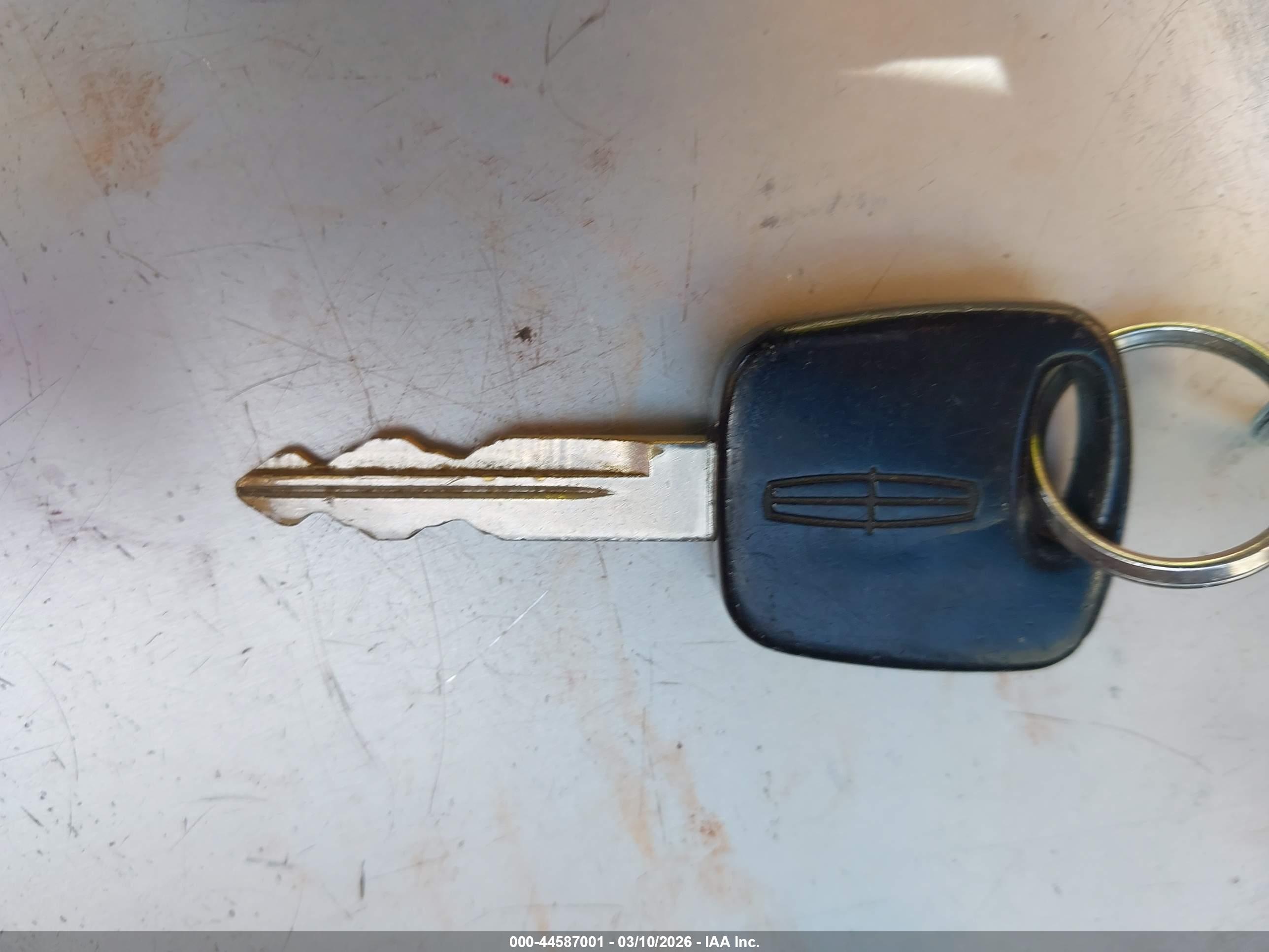 LINCOLN NAVIGATOR image 11