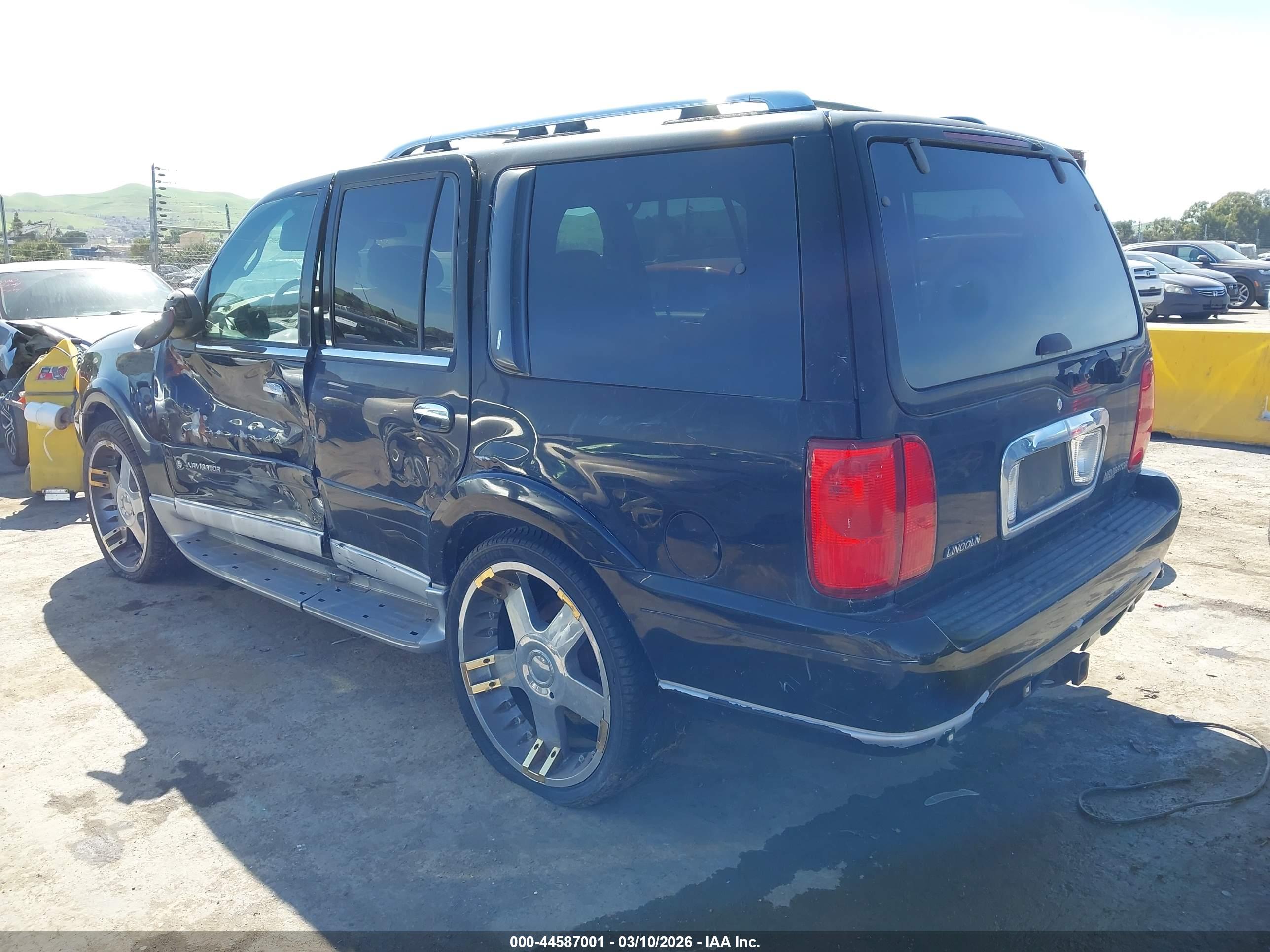 LINCOLN NAVIGATOR image 3