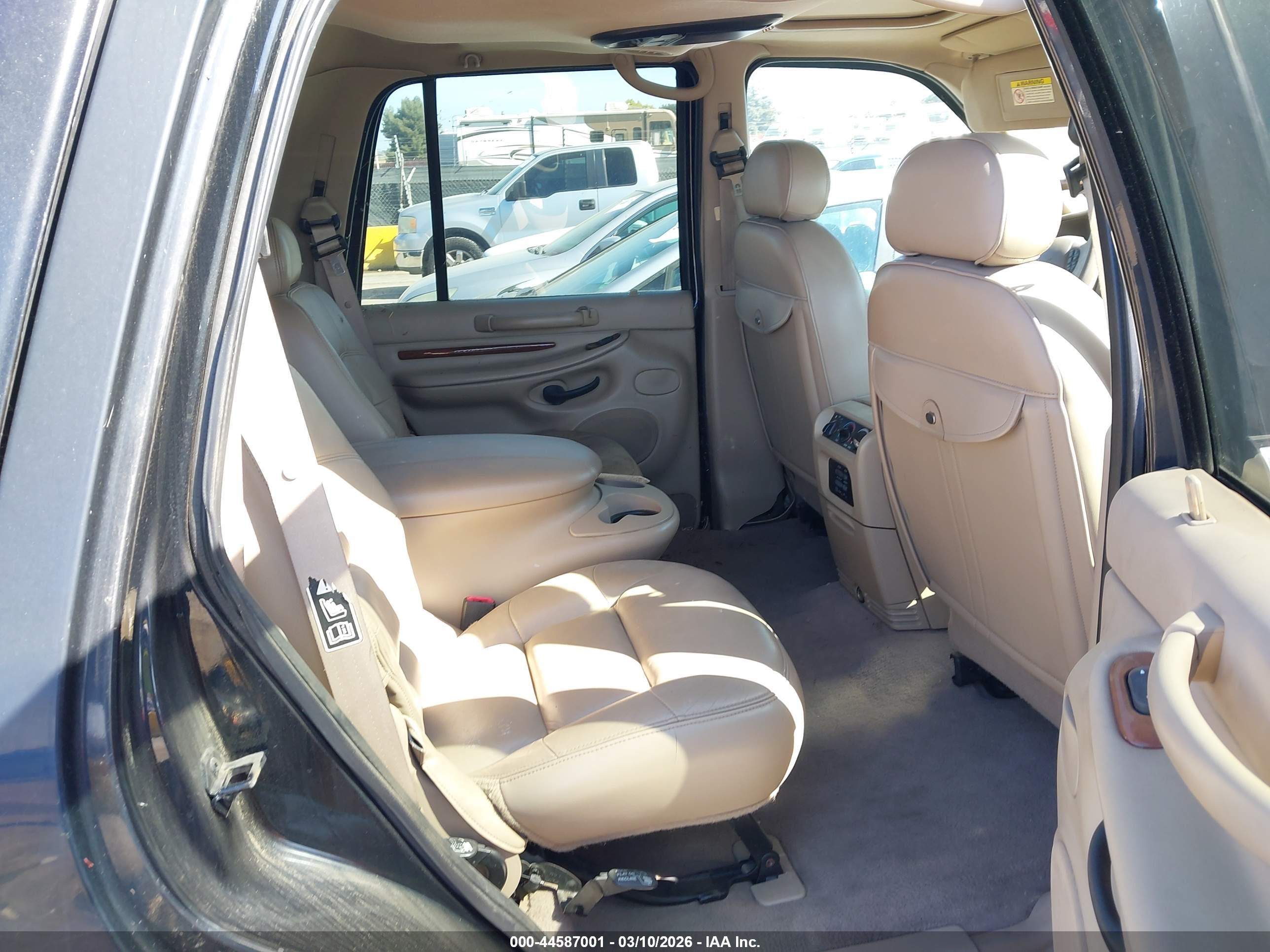 LINCOLN NAVIGATOR image 8