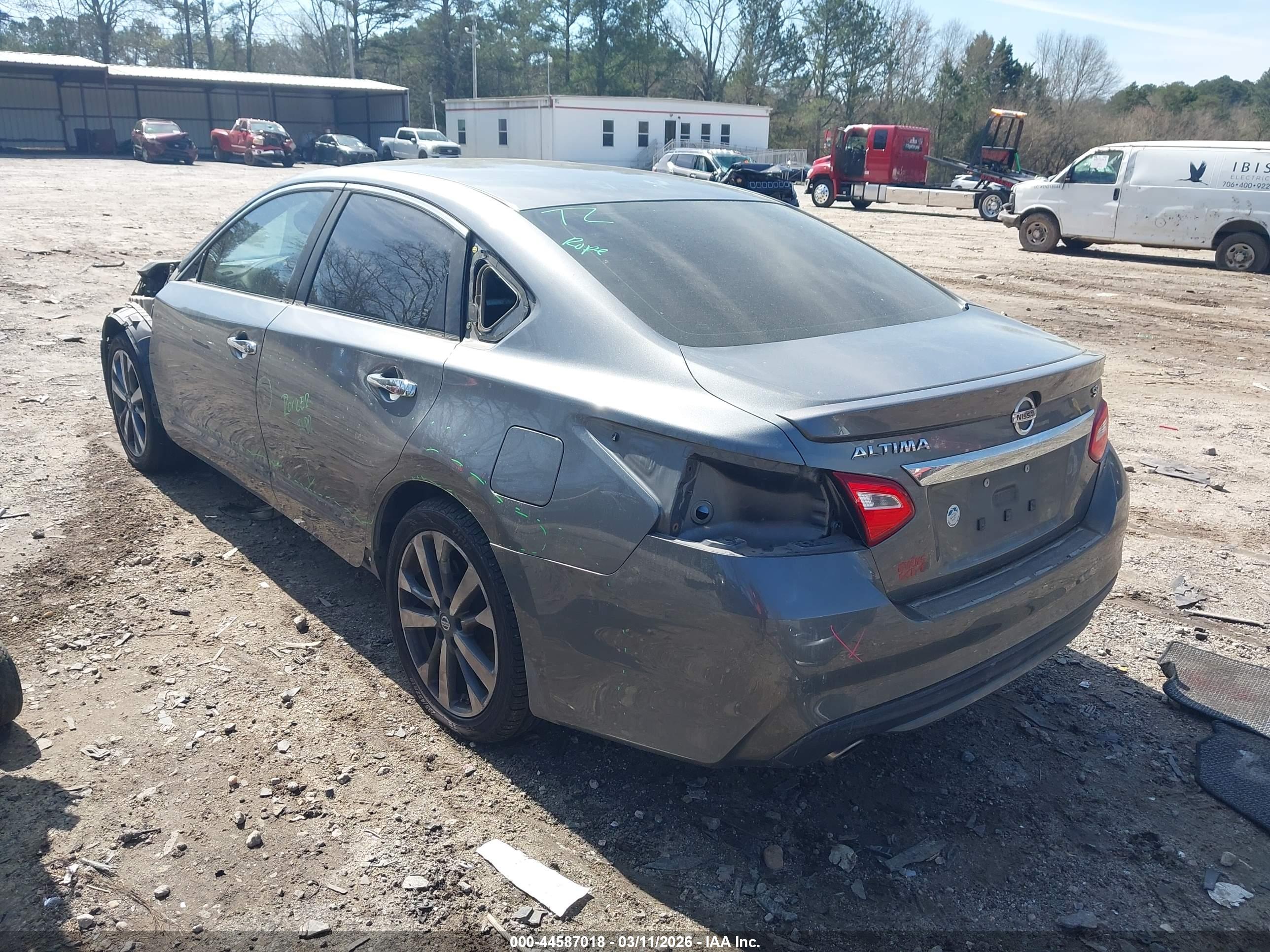 NISSAN ALTIMA image 3