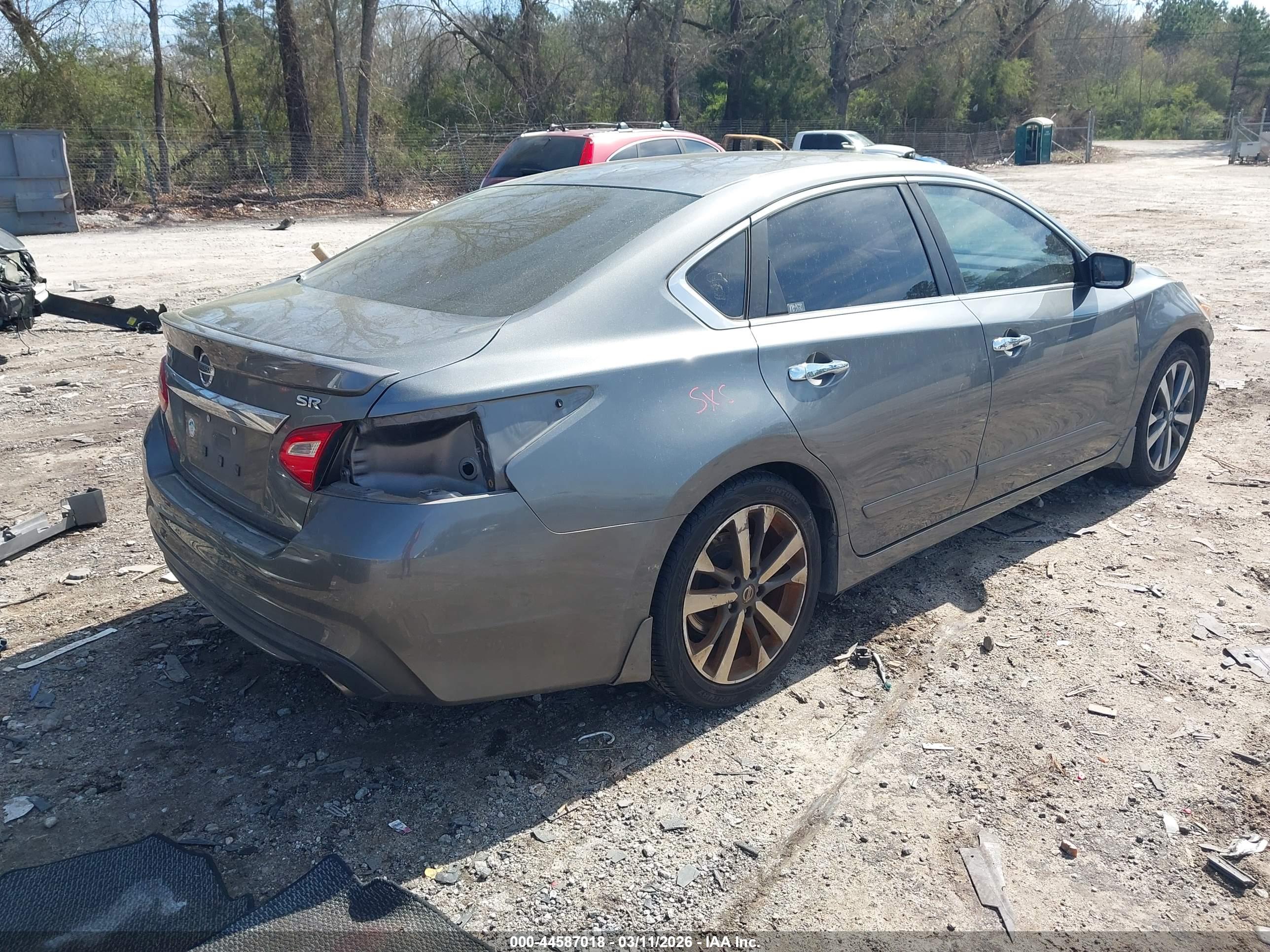 NISSAN ALTIMA image 4