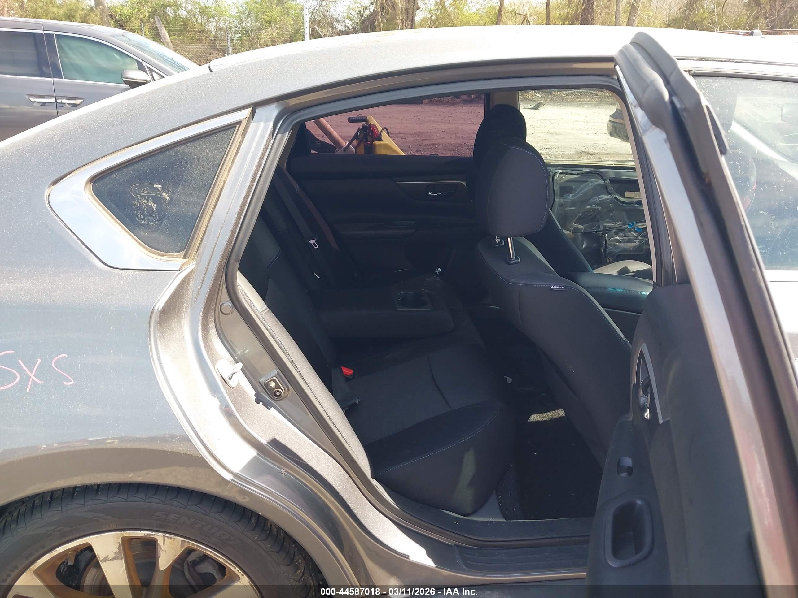 NISSAN ALTIMA image 8