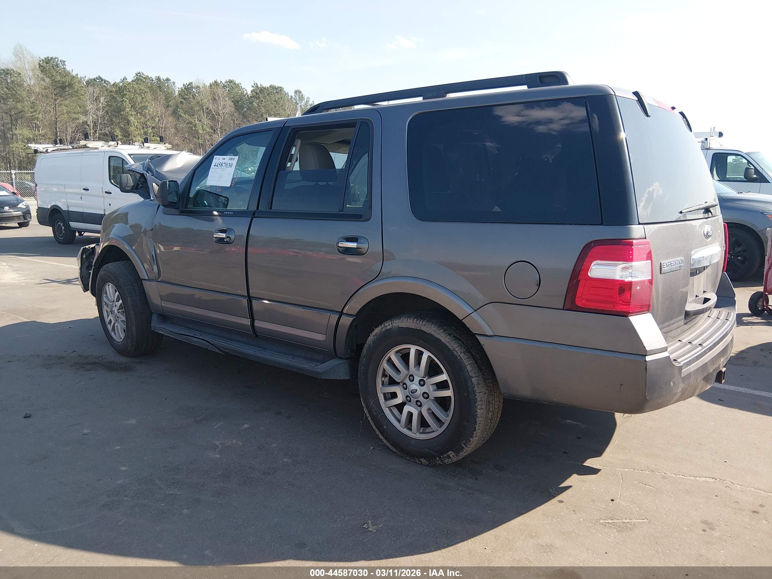 FORD EXPEDITION image 3