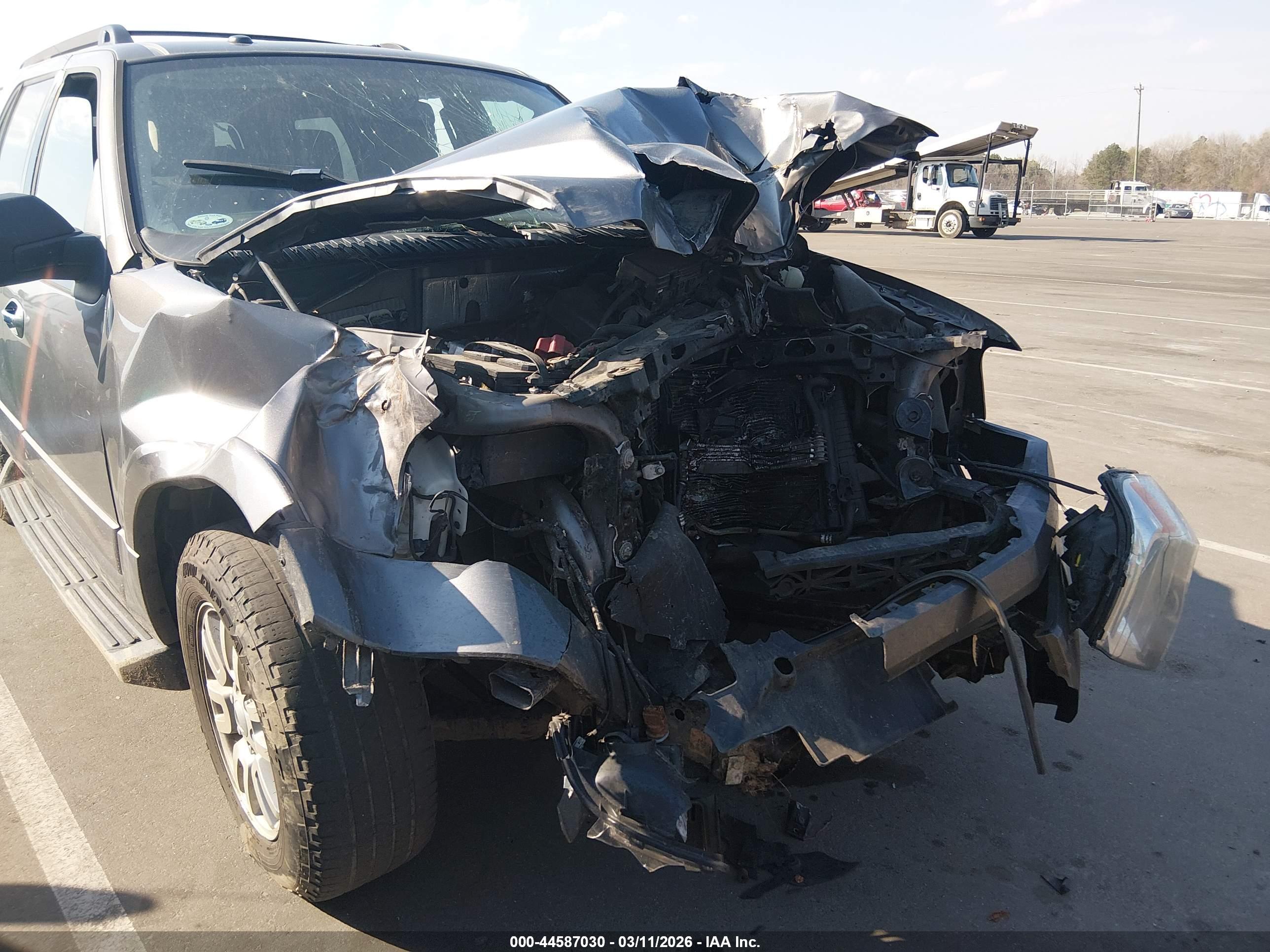 FORD EXPEDITION image 6