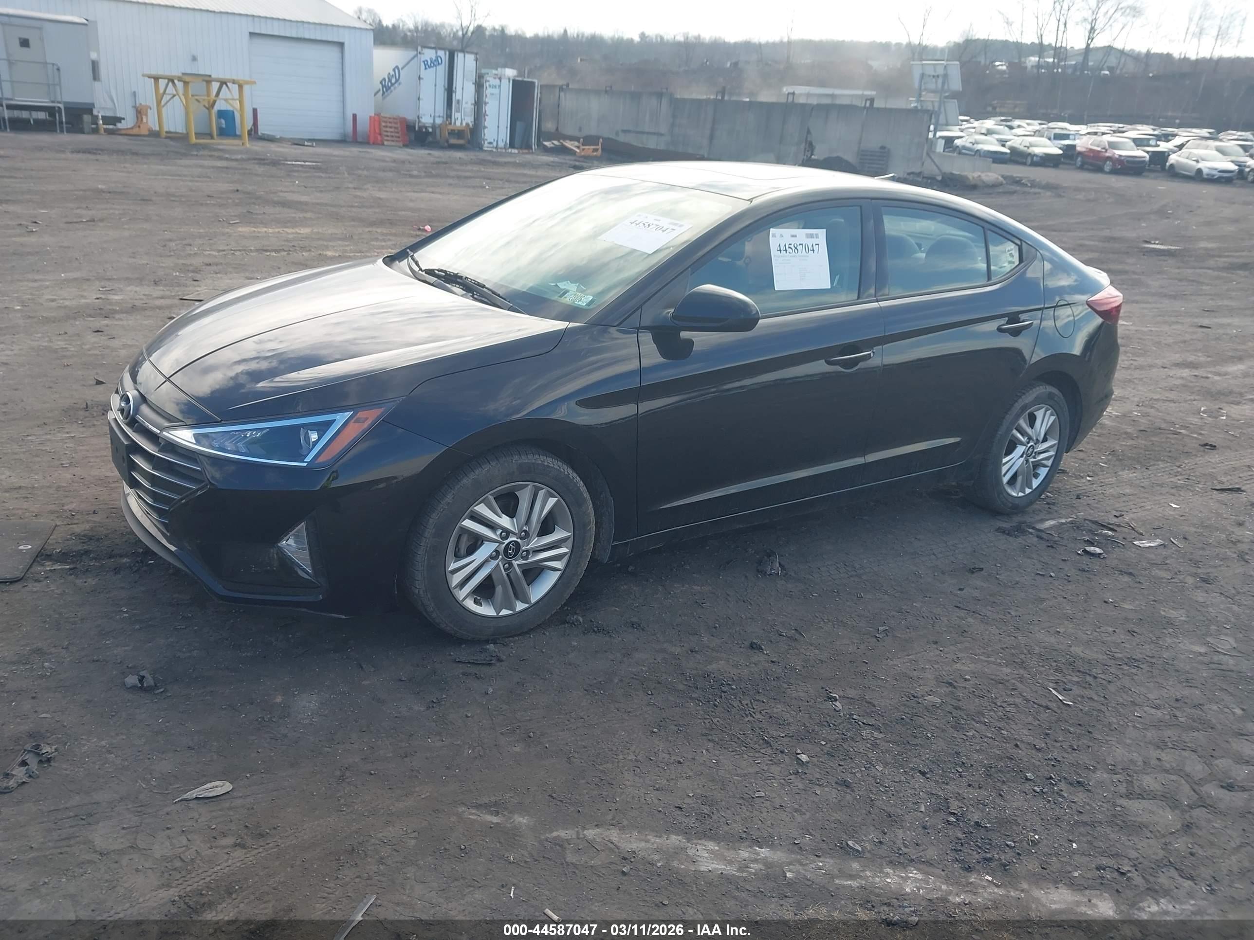 HYUNDAI ELANTRA image 2