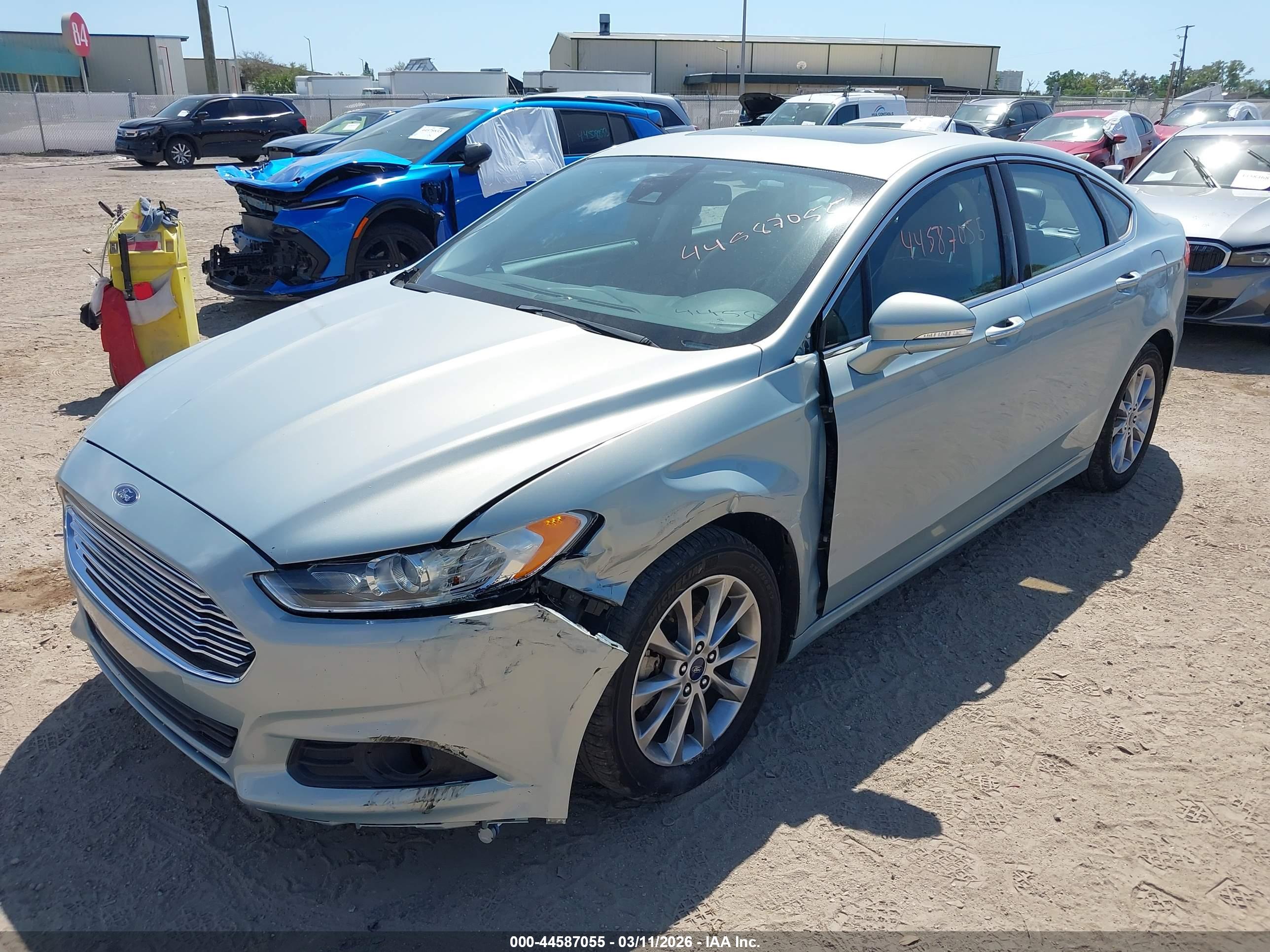 FORD FUSION image 6