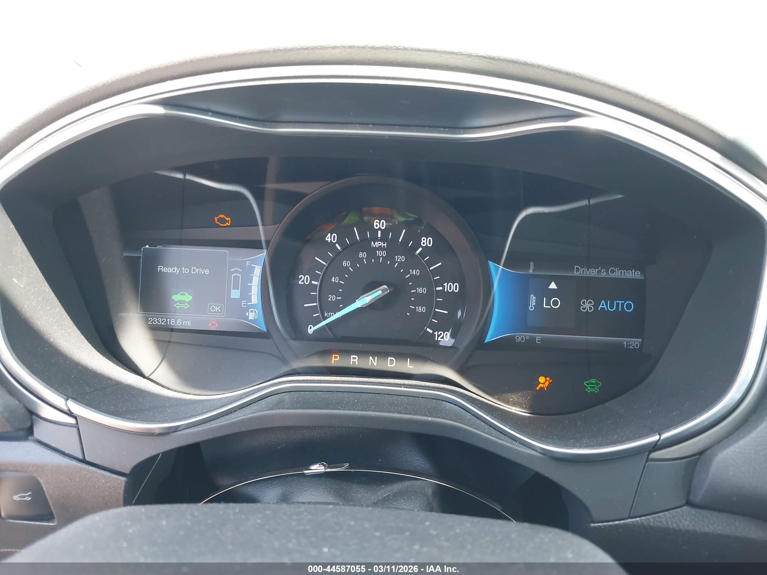 FORD FUSION image 7