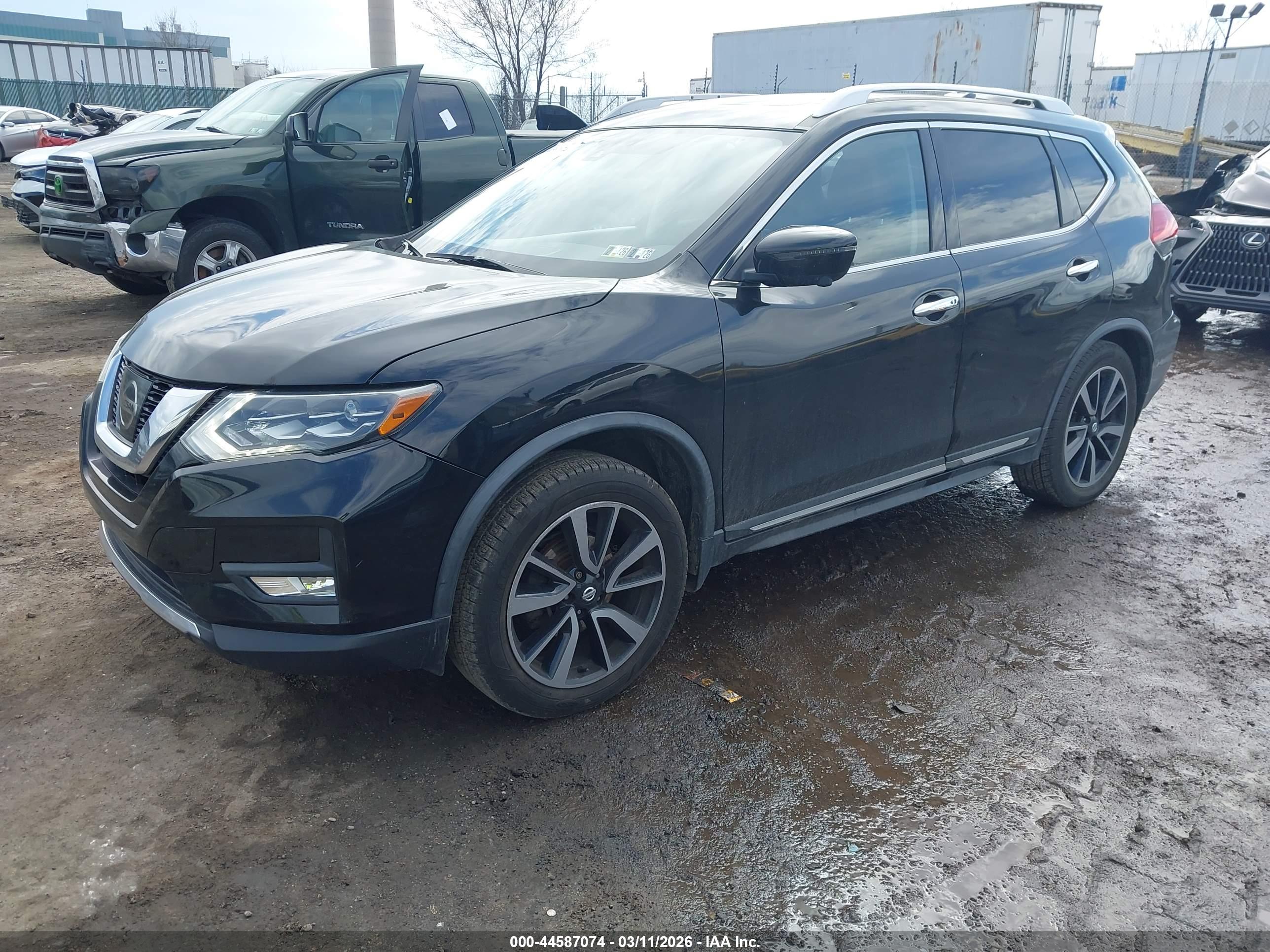 NISSAN ROGUE image 2