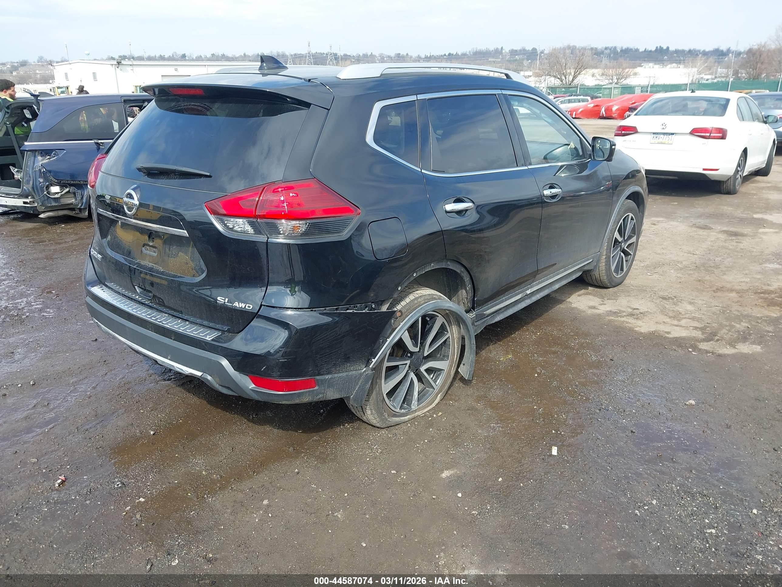 NISSAN ROGUE image 4