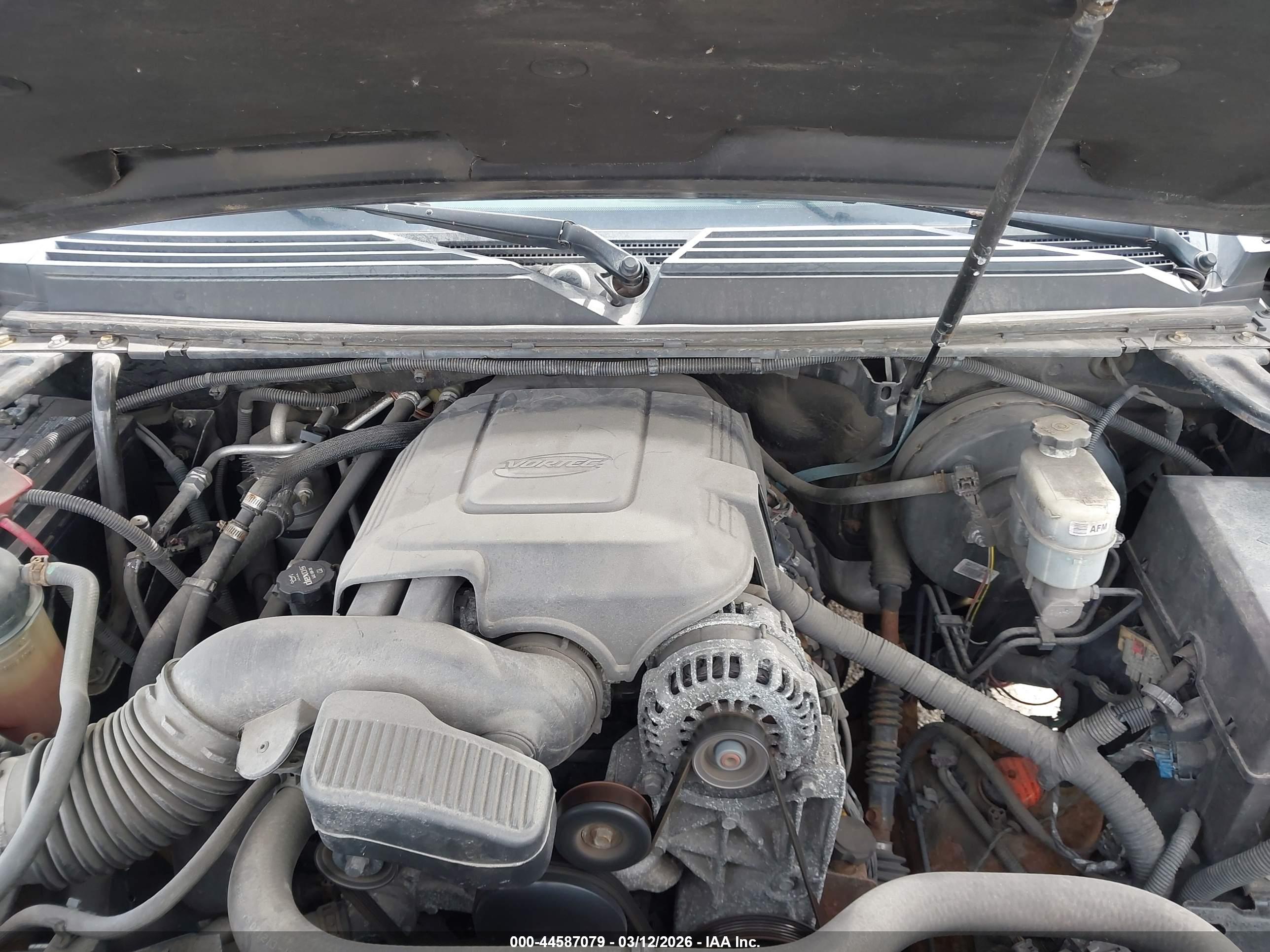 CHEVROLET SUBURBAN image 10