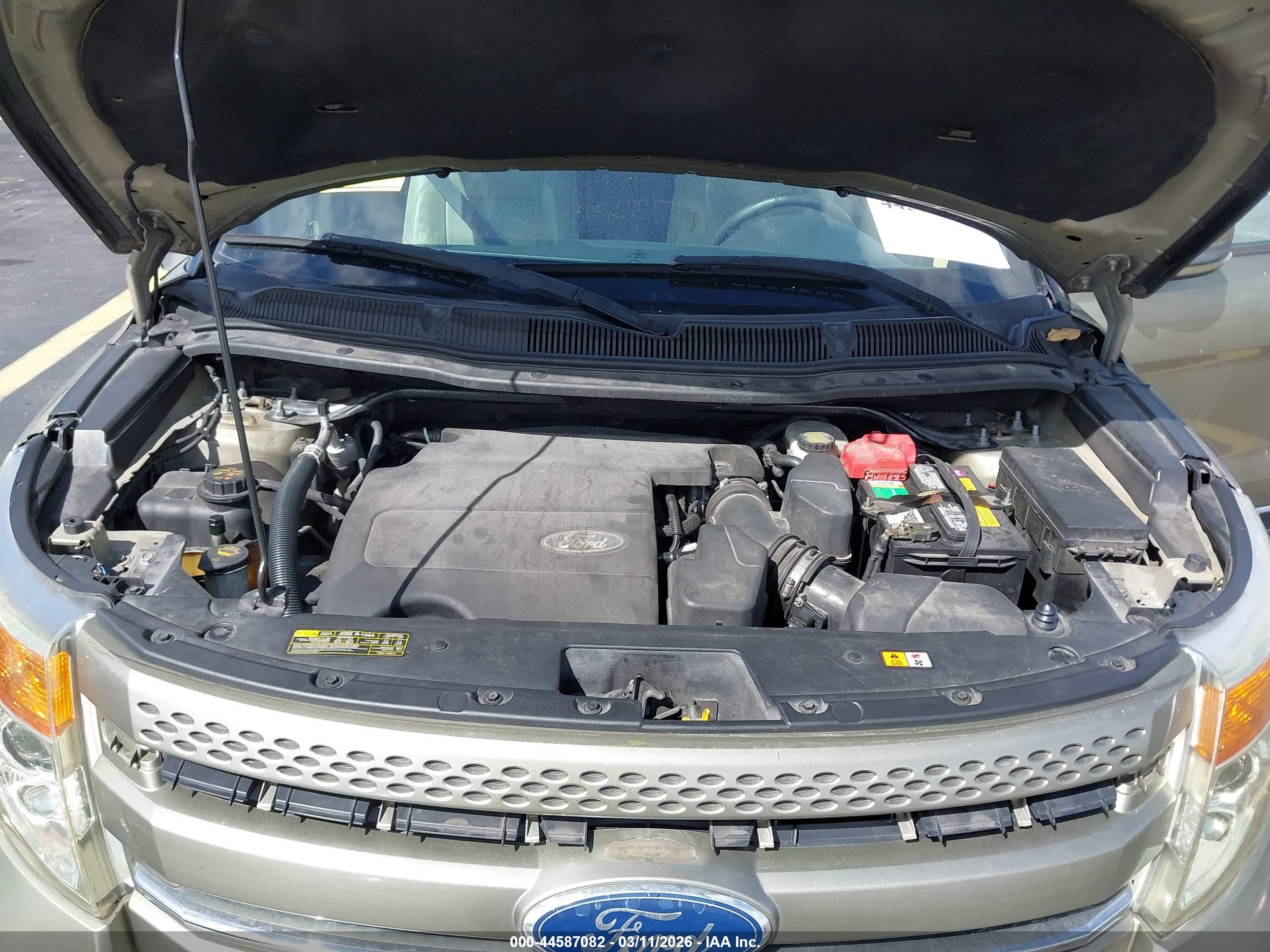 FORD EXPLORER image 10