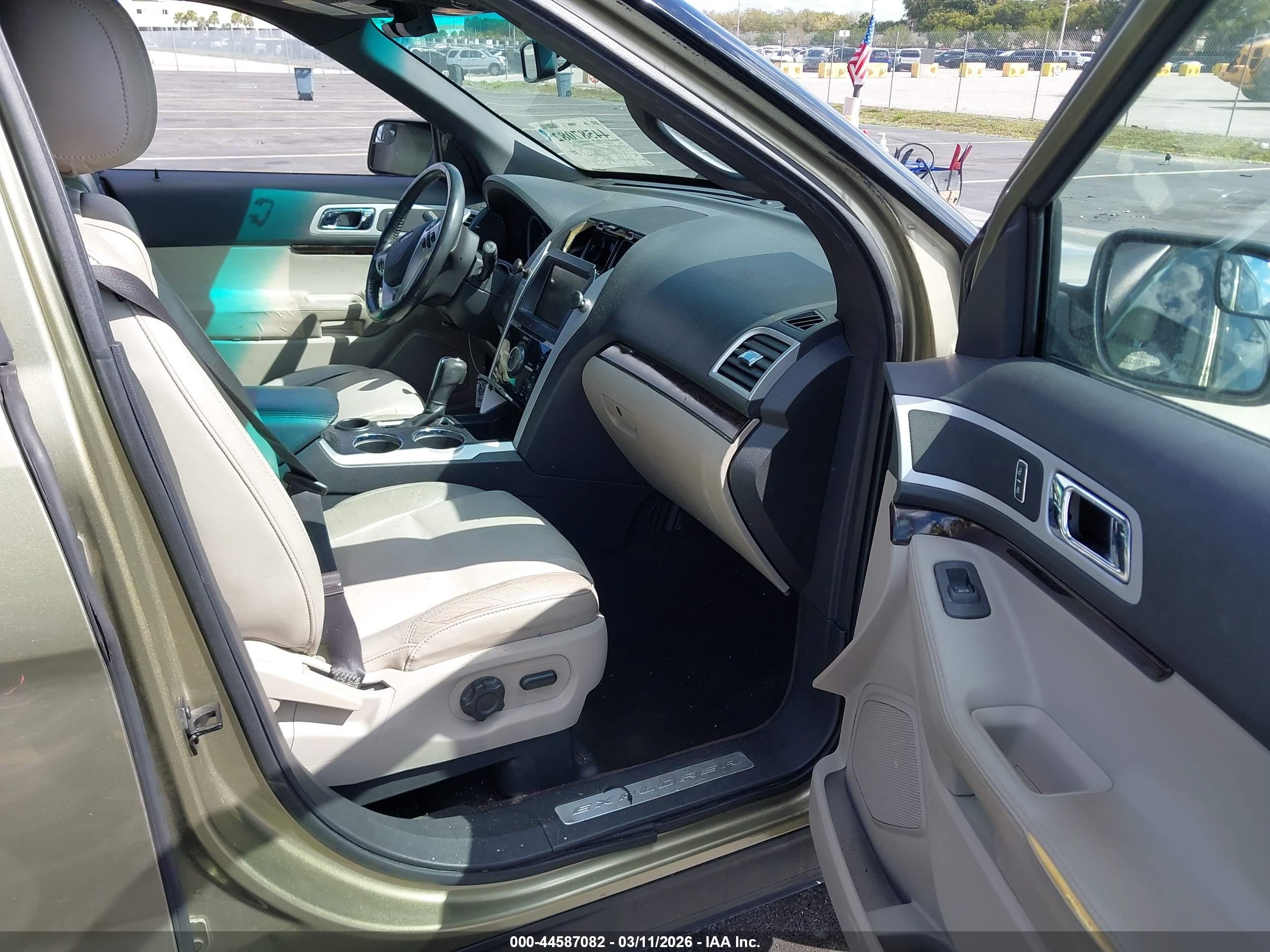 FORD EXPLORER image 5