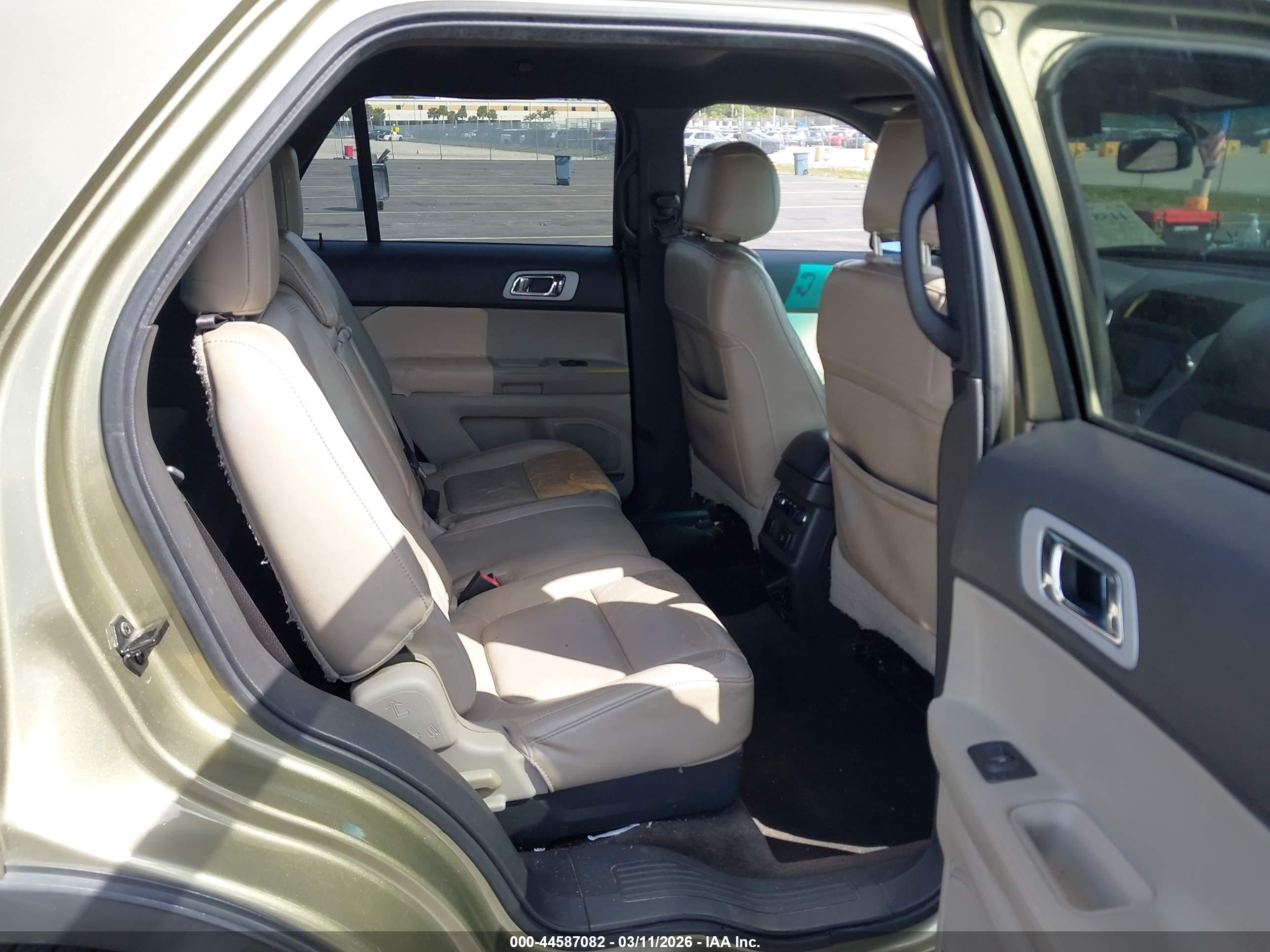 FORD EXPLORER image 8