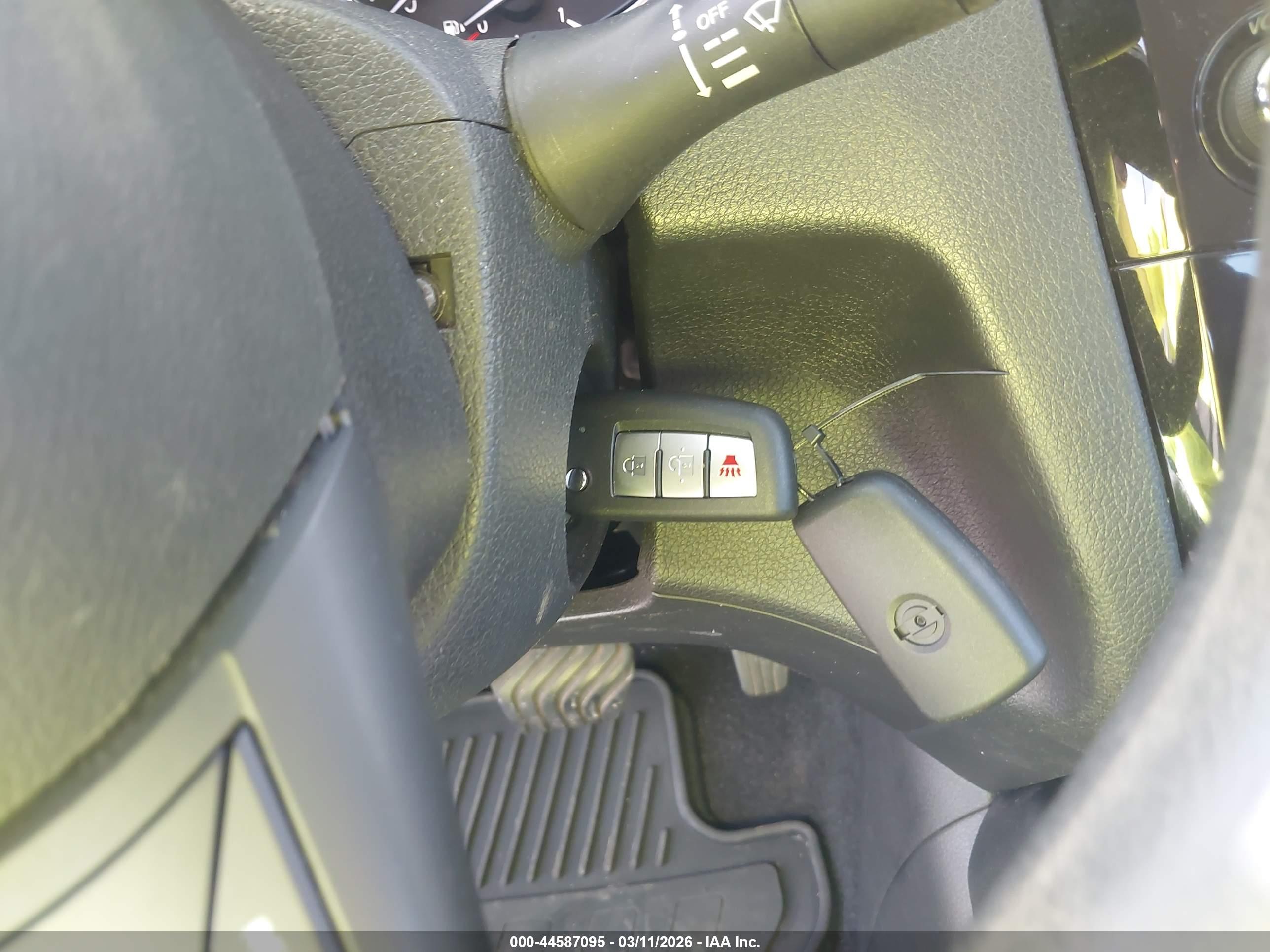 NISSAN ROGUE image 11