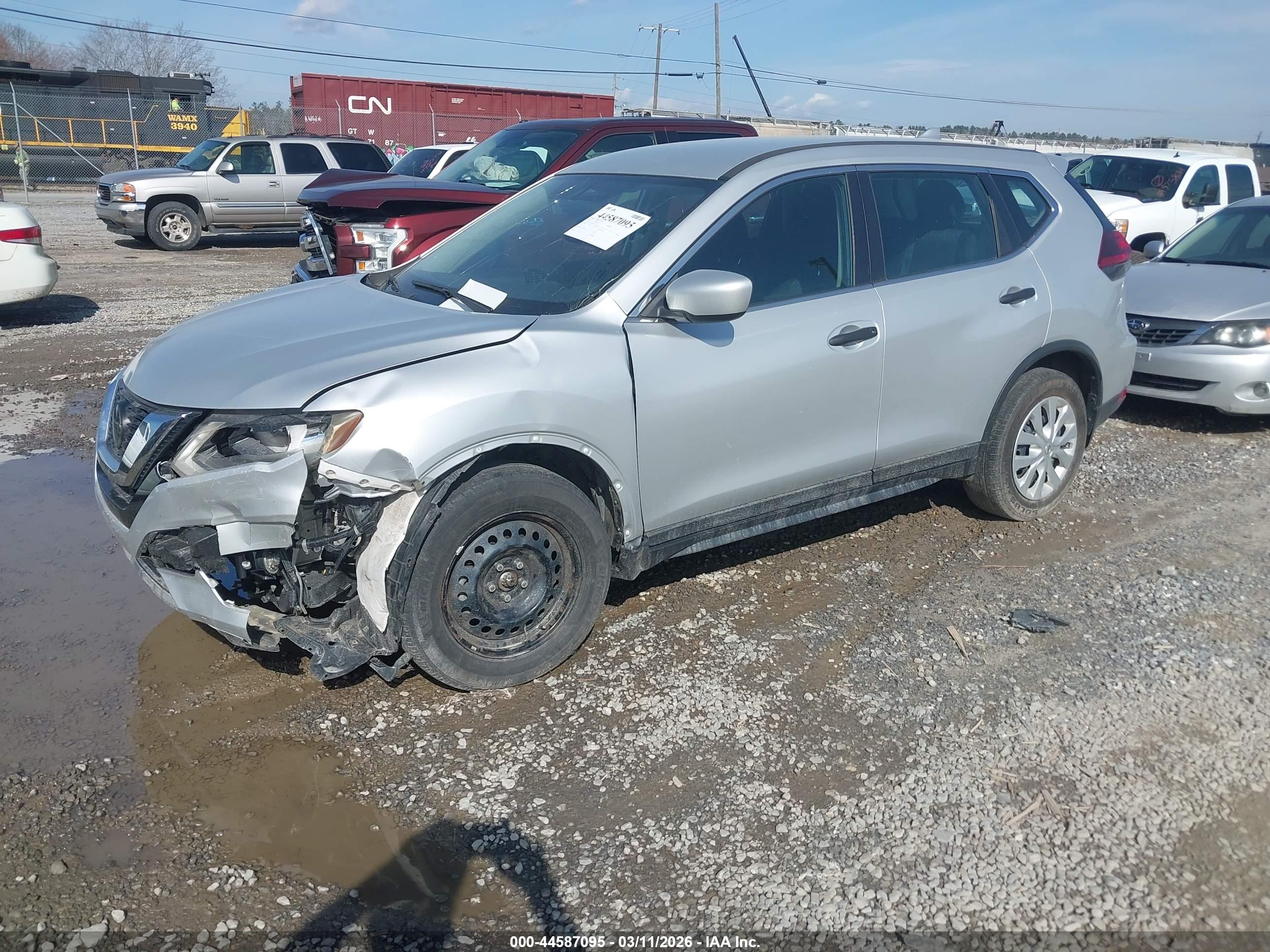 NISSAN ROGUE image 2