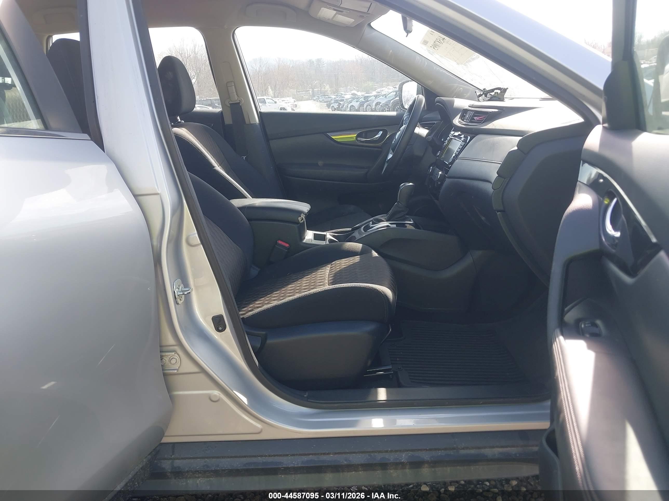 NISSAN ROGUE image 5
