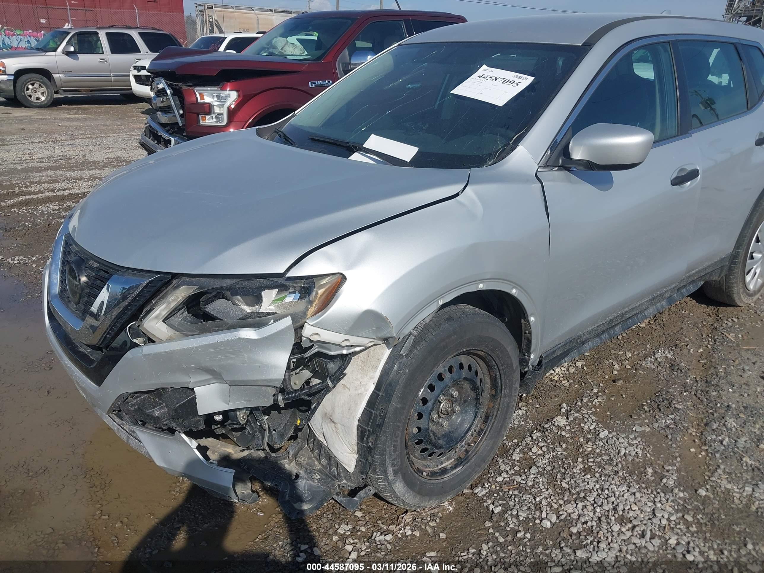 NISSAN ROGUE image 6