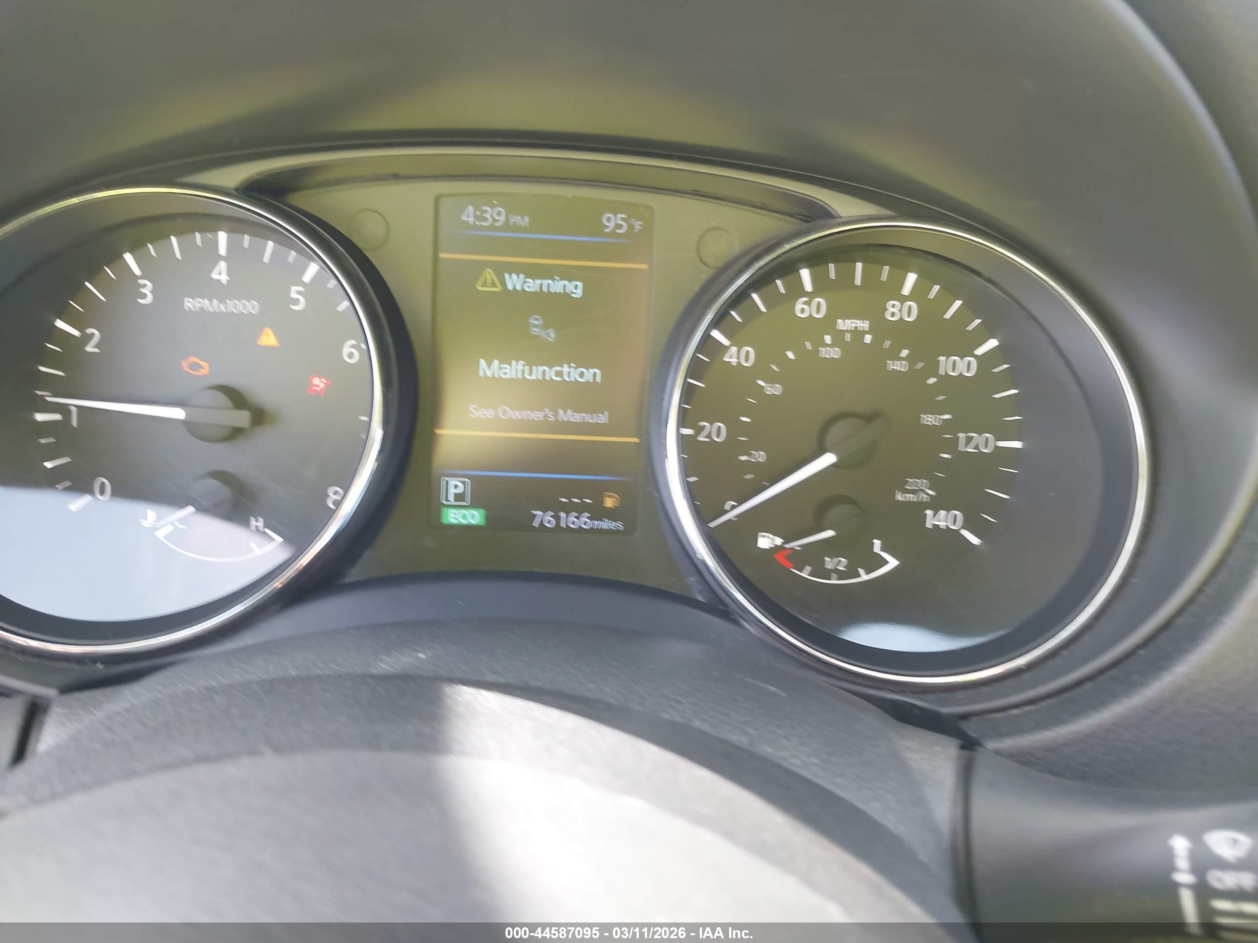 NISSAN ROGUE image 7