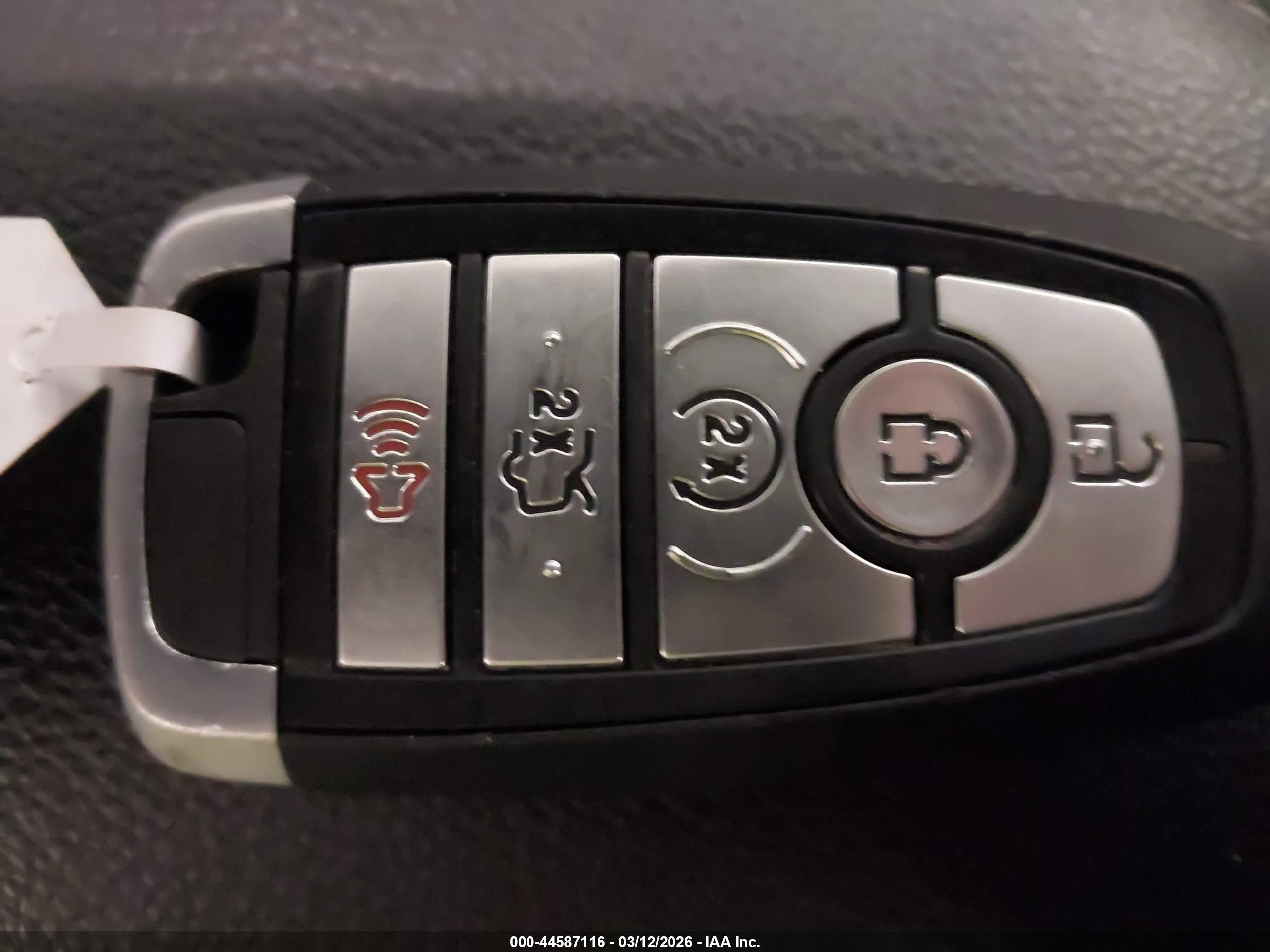 FORD FUSION image 11
