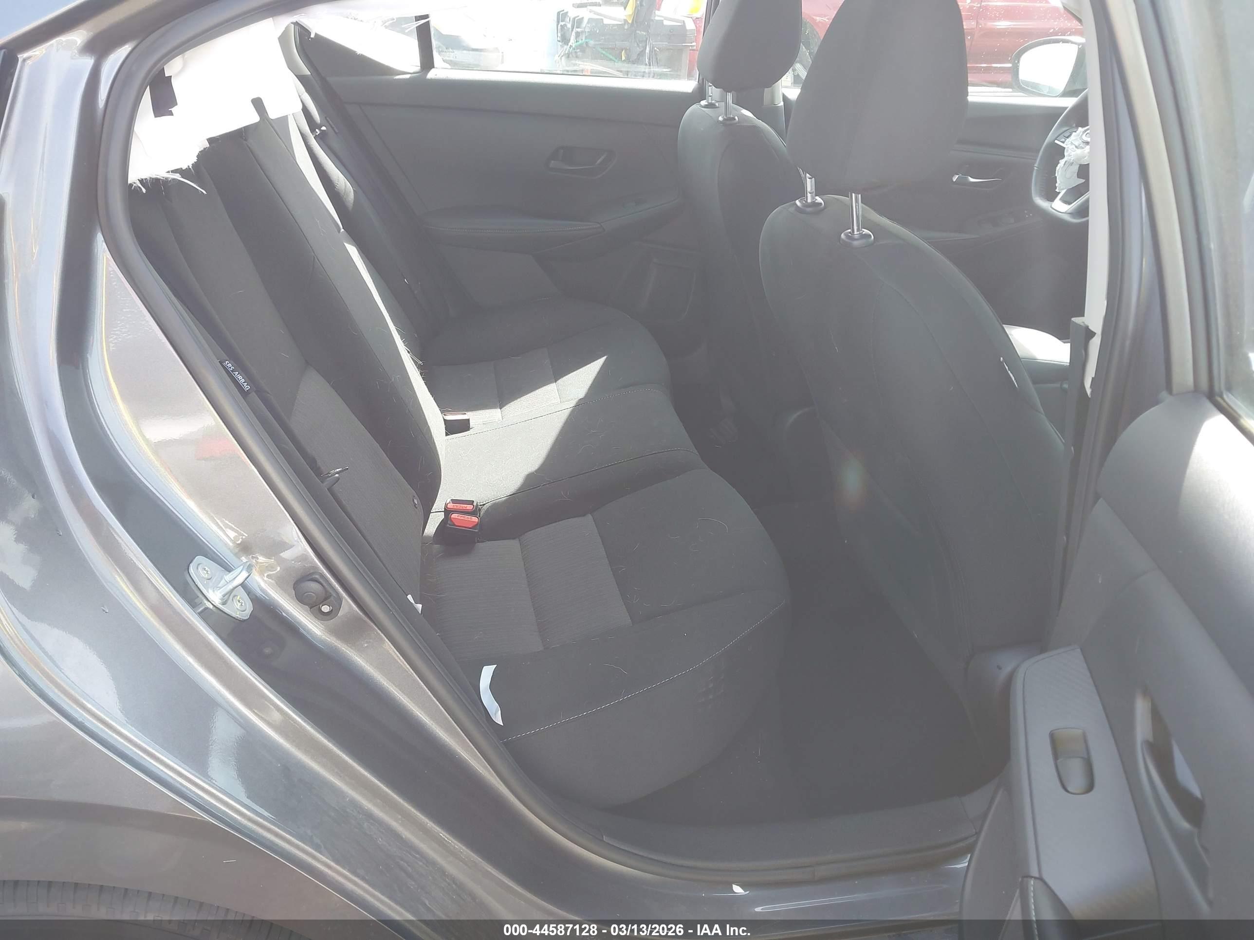 NISSAN SENTRA image 8