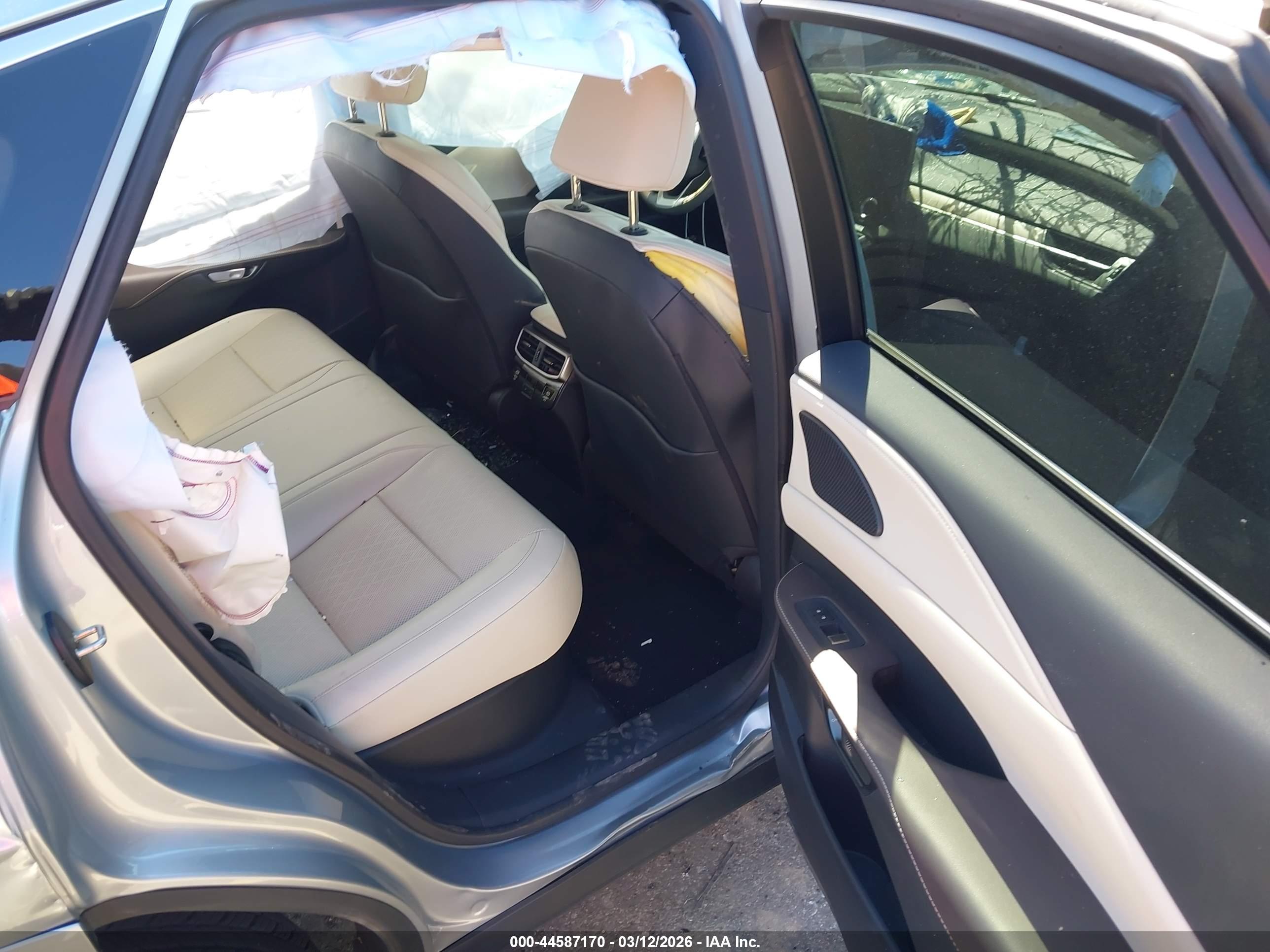 LEXUS RX image 8