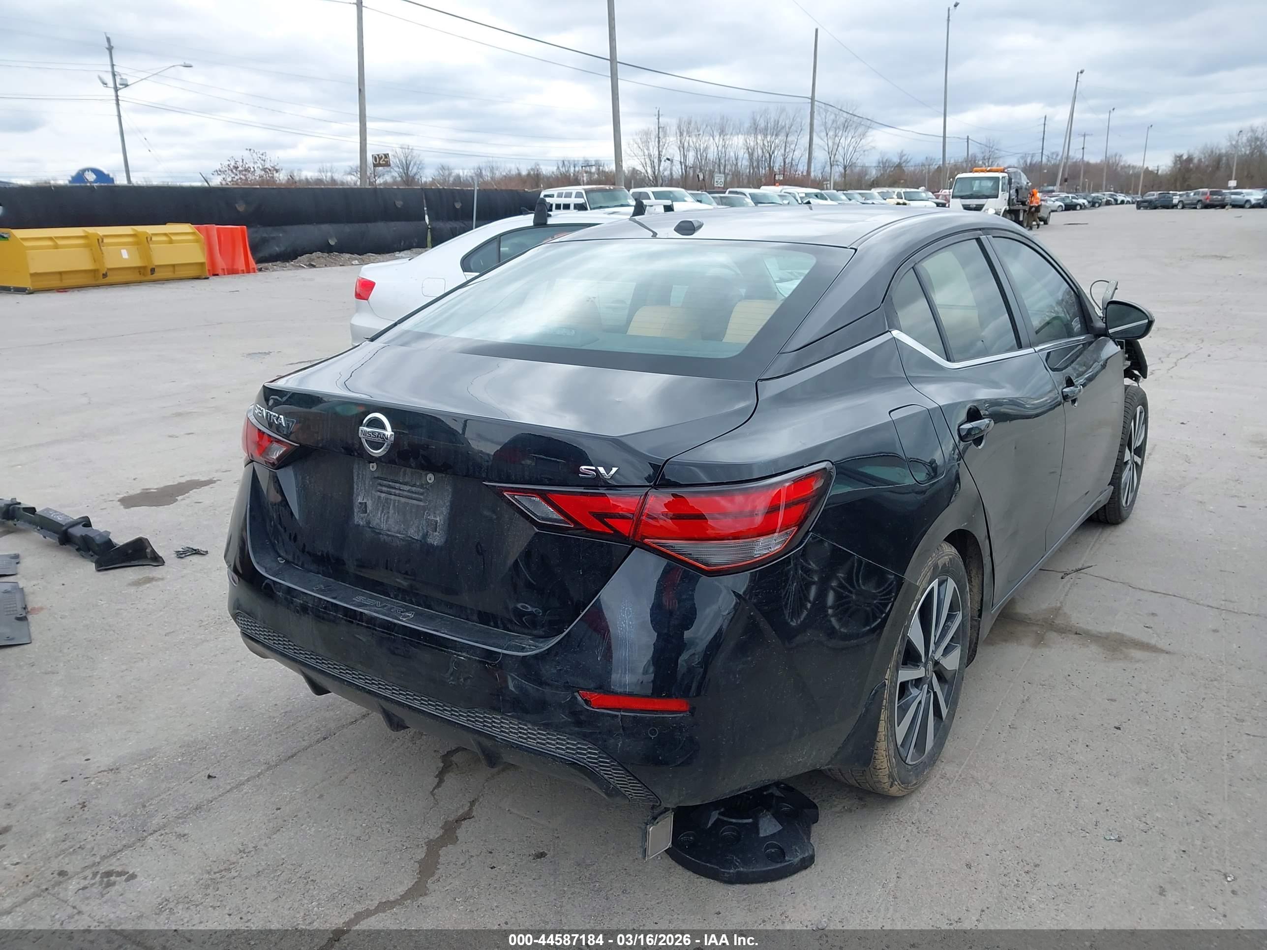 NISSAN SENTRA image 4