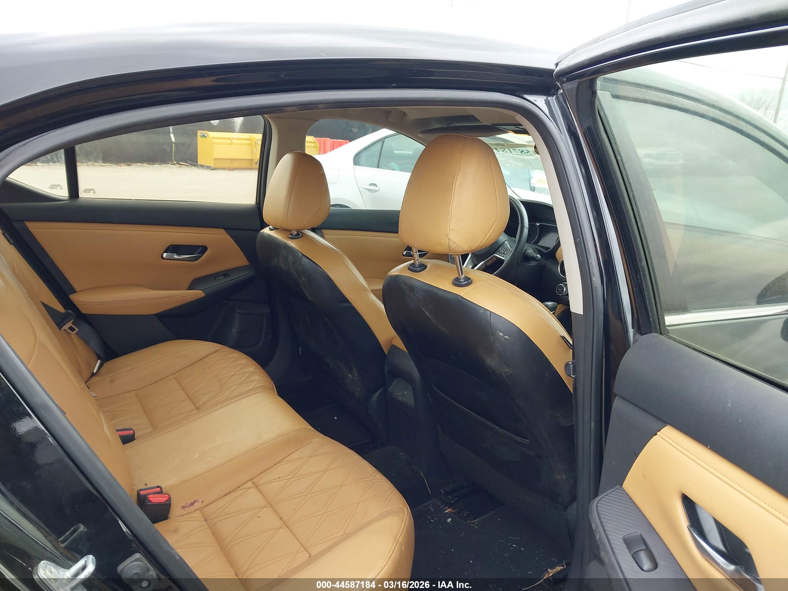 NISSAN SENTRA image 8