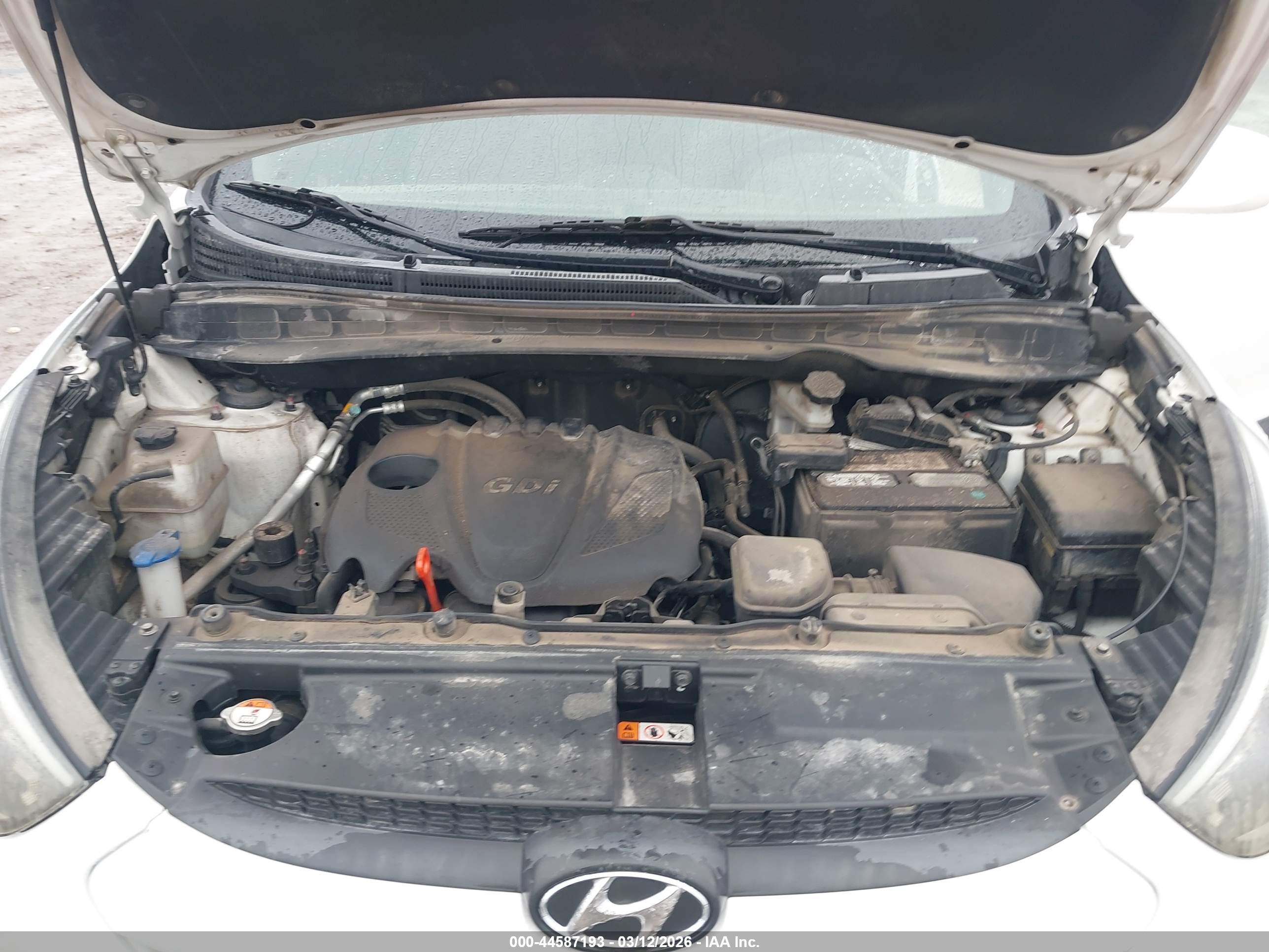 HYUNDAI TUCSON image 10