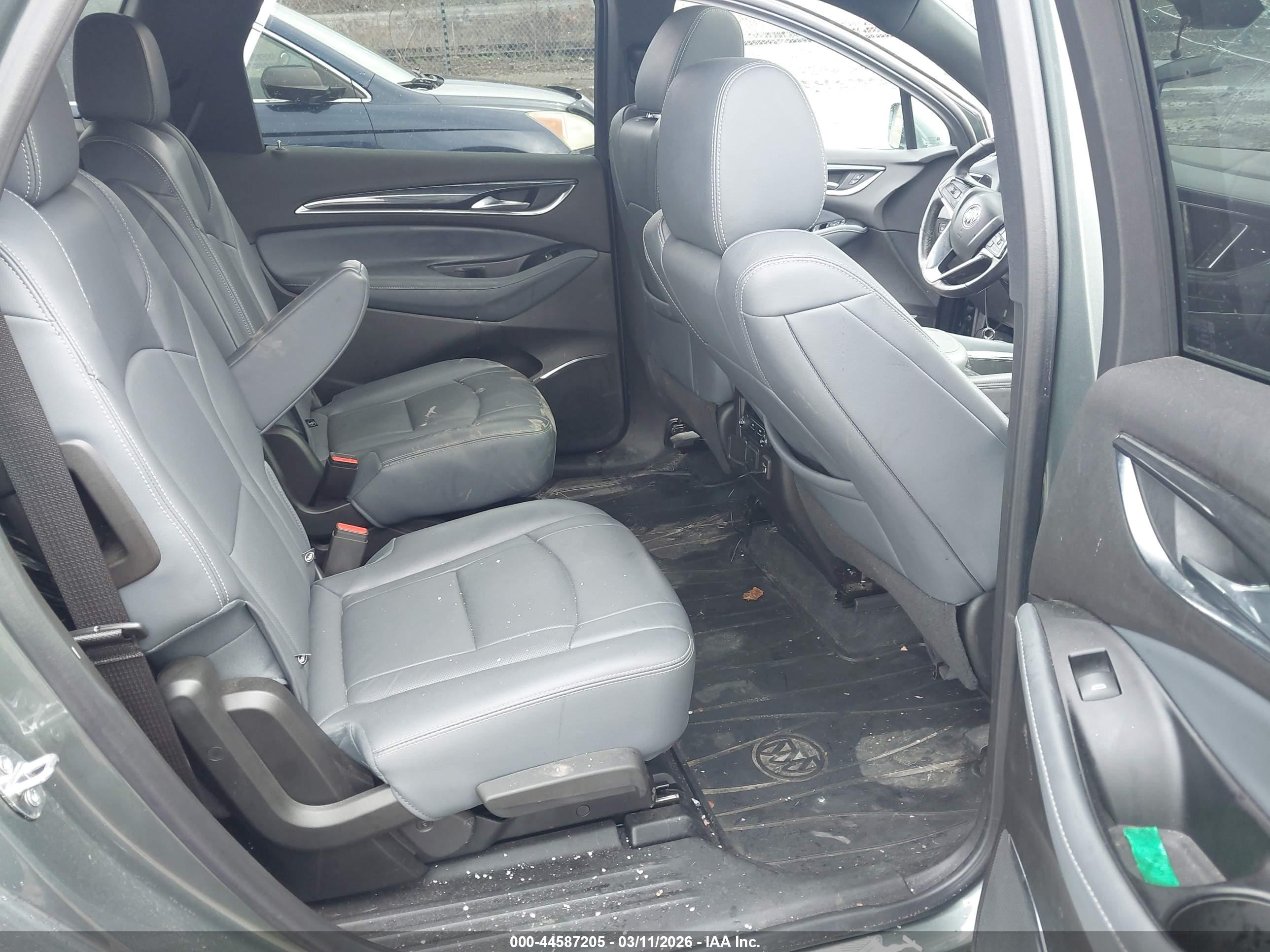 BUICK ENCLAVE image 8