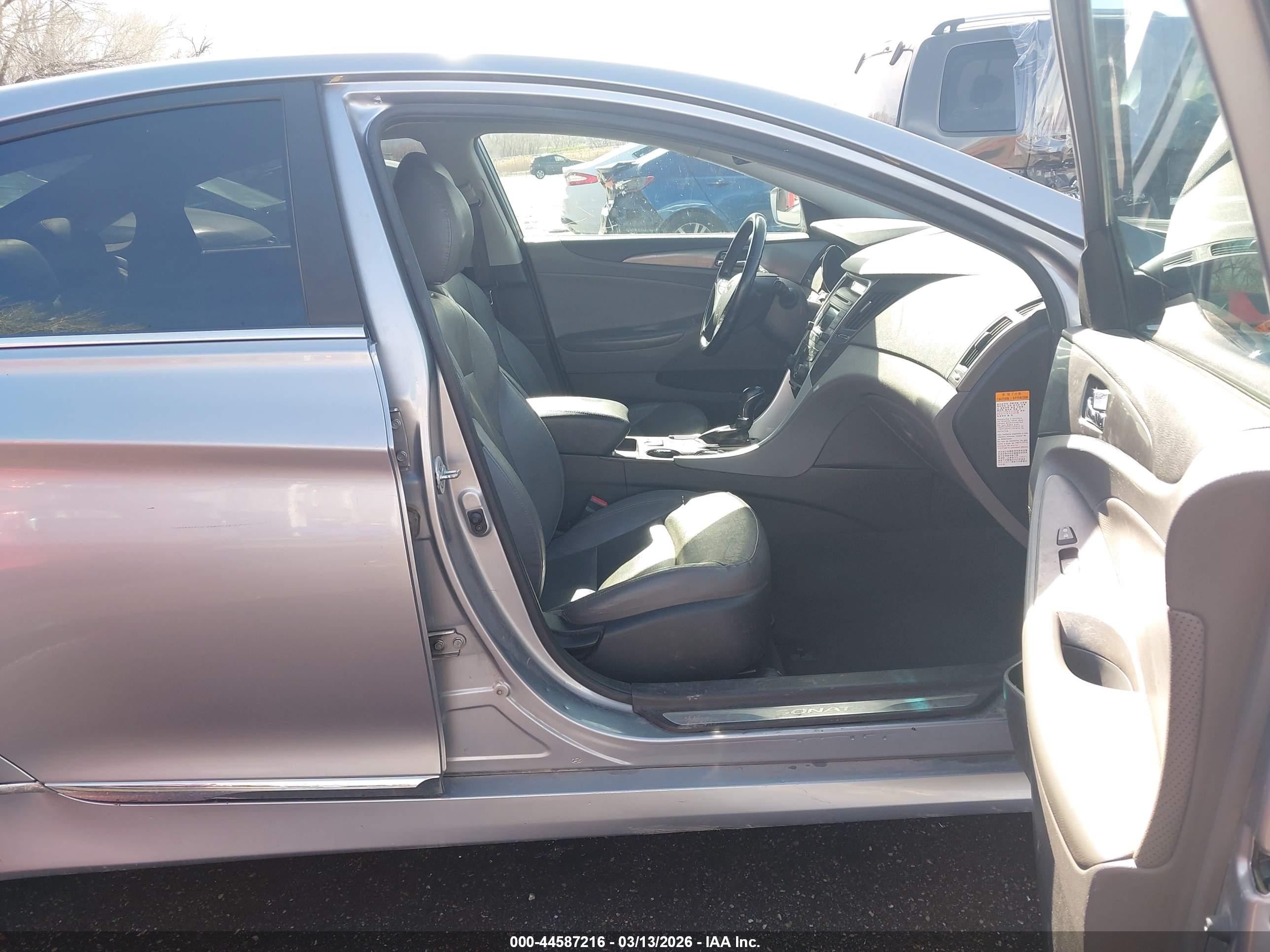 HYUNDAI SONATA image 5