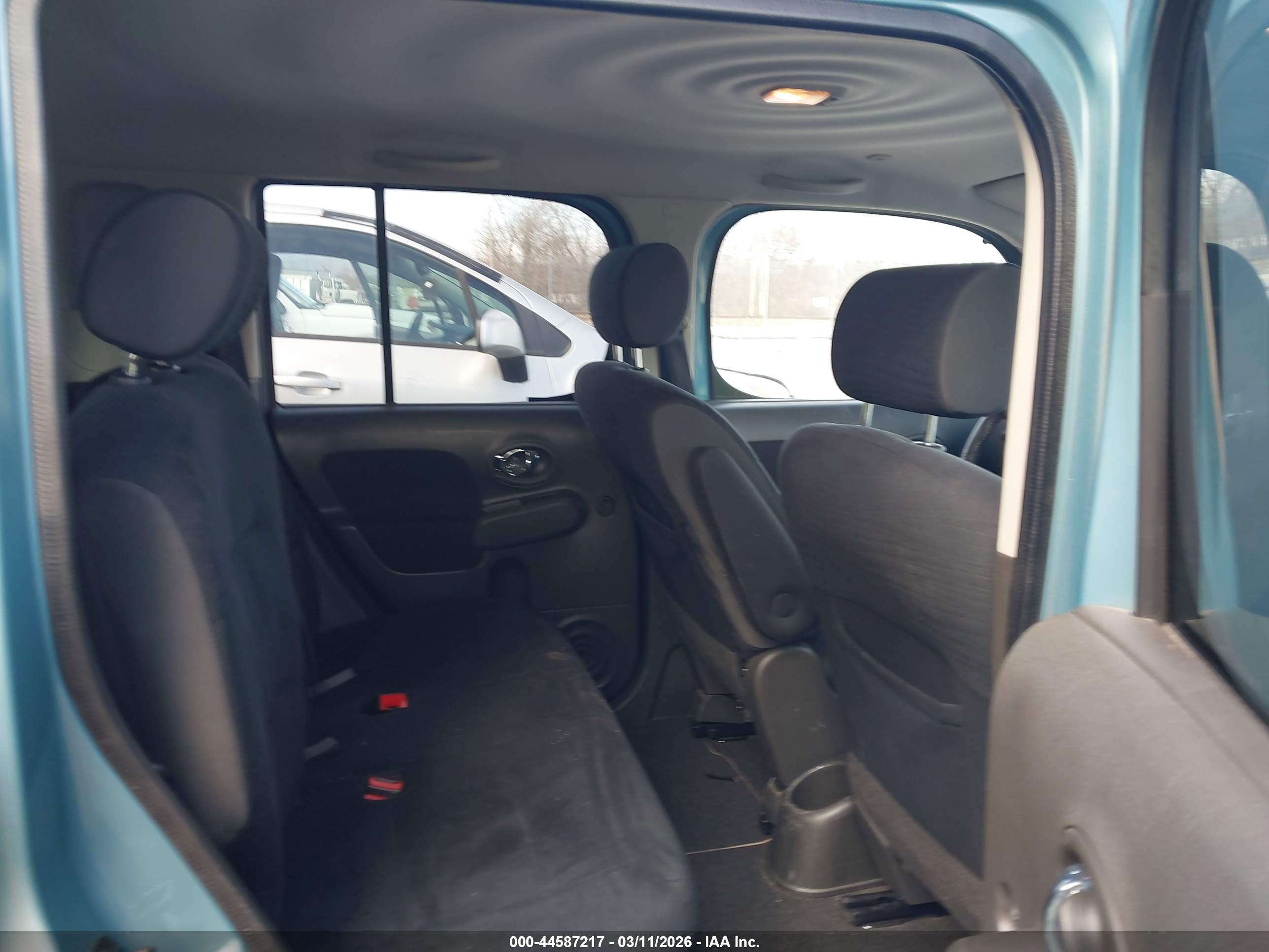 NISSAN CUBE image 8