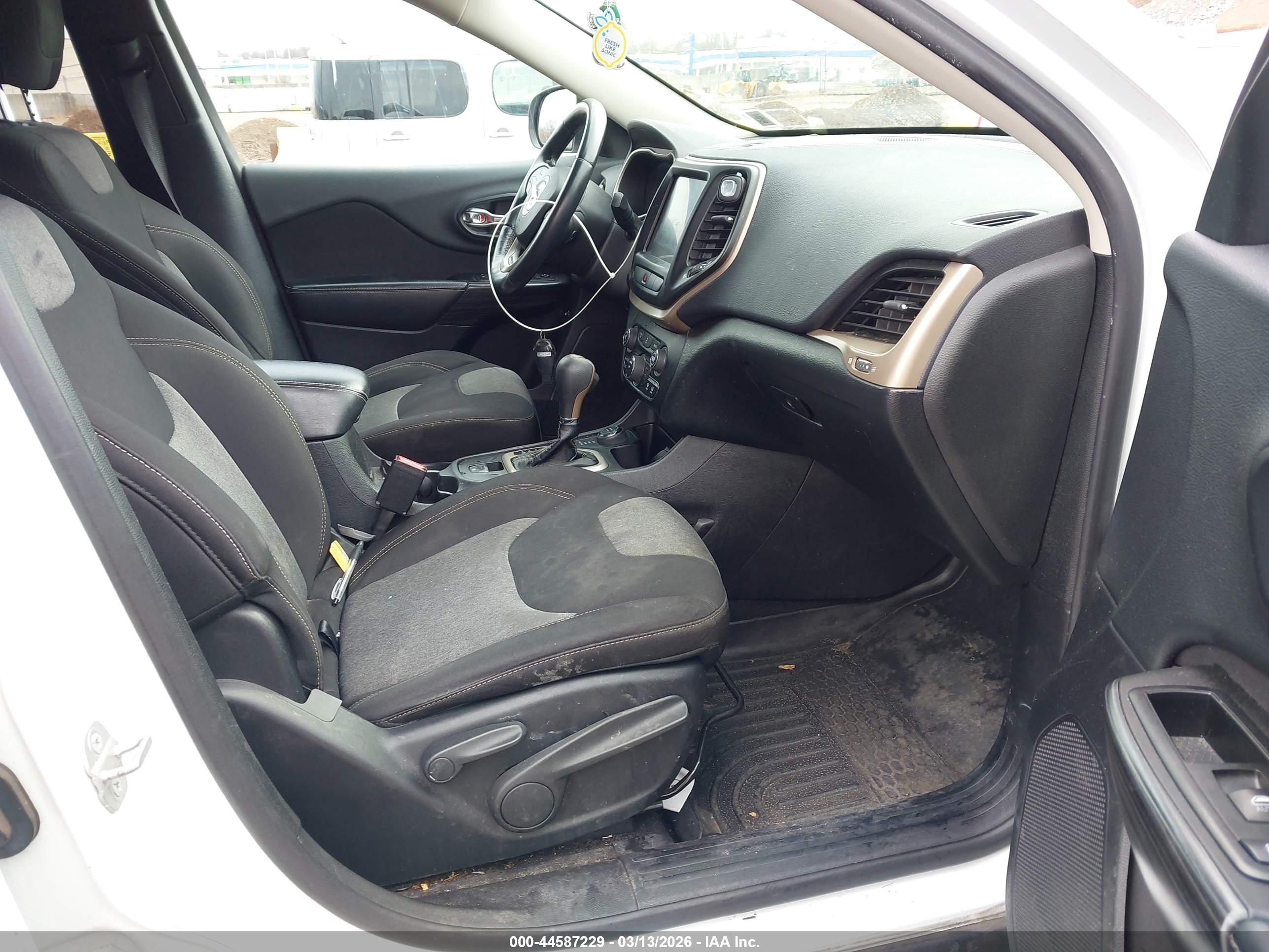 JEEP CHEROKEE image 5