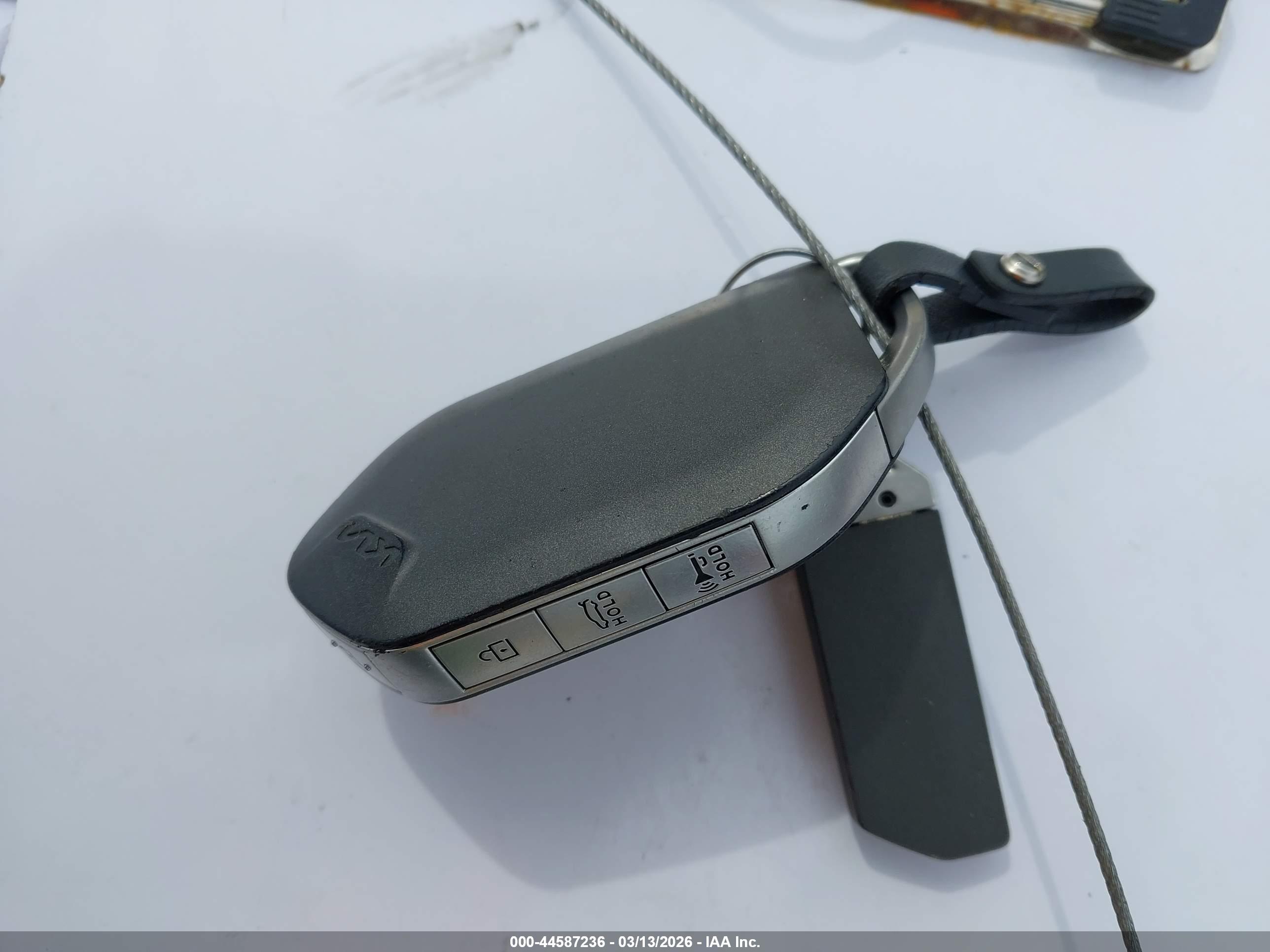 KIA K5 image 11