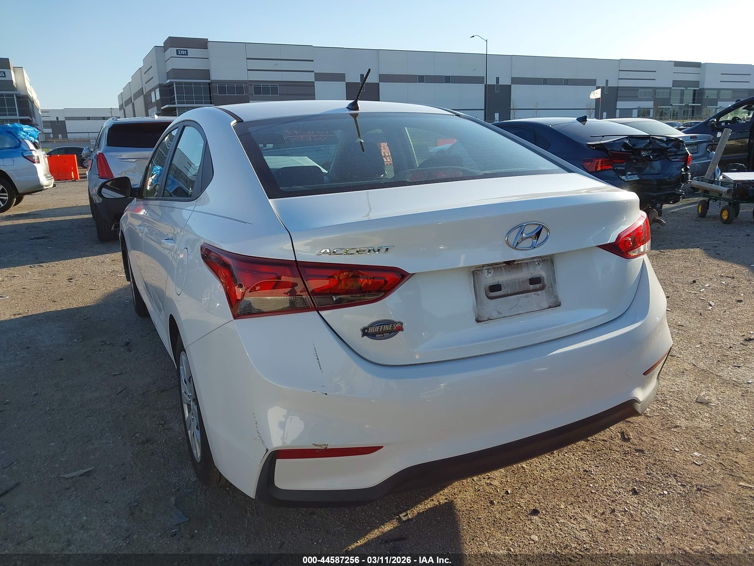 HYUNDAI ACCENT image 3