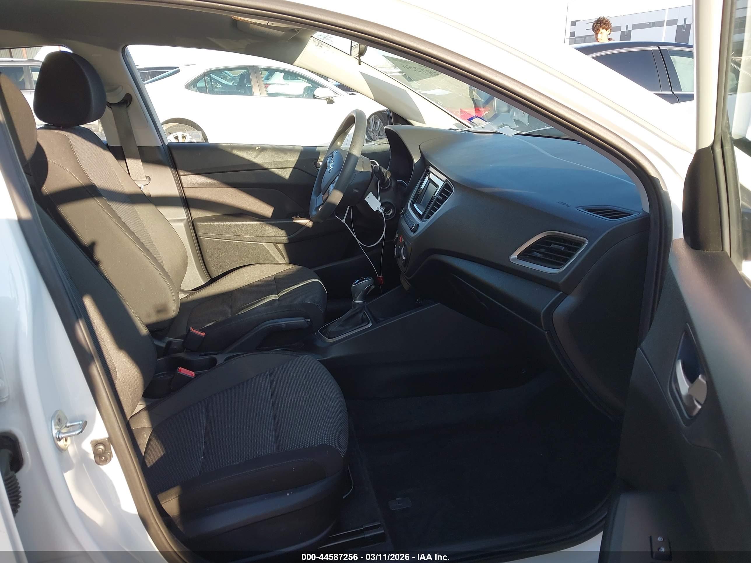HYUNDAI ACCENT image 5