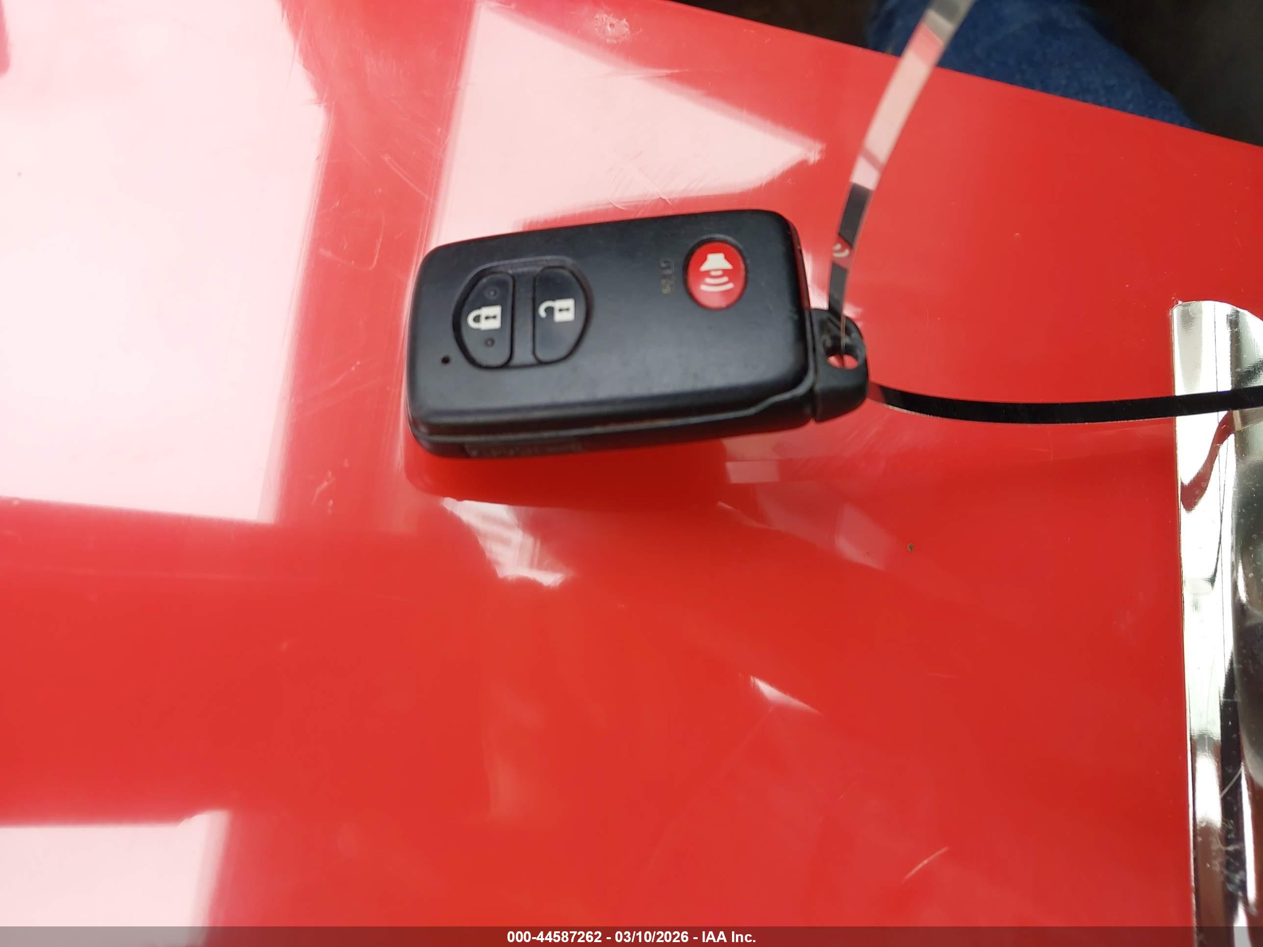 TOYOTA PRIUS image 11
