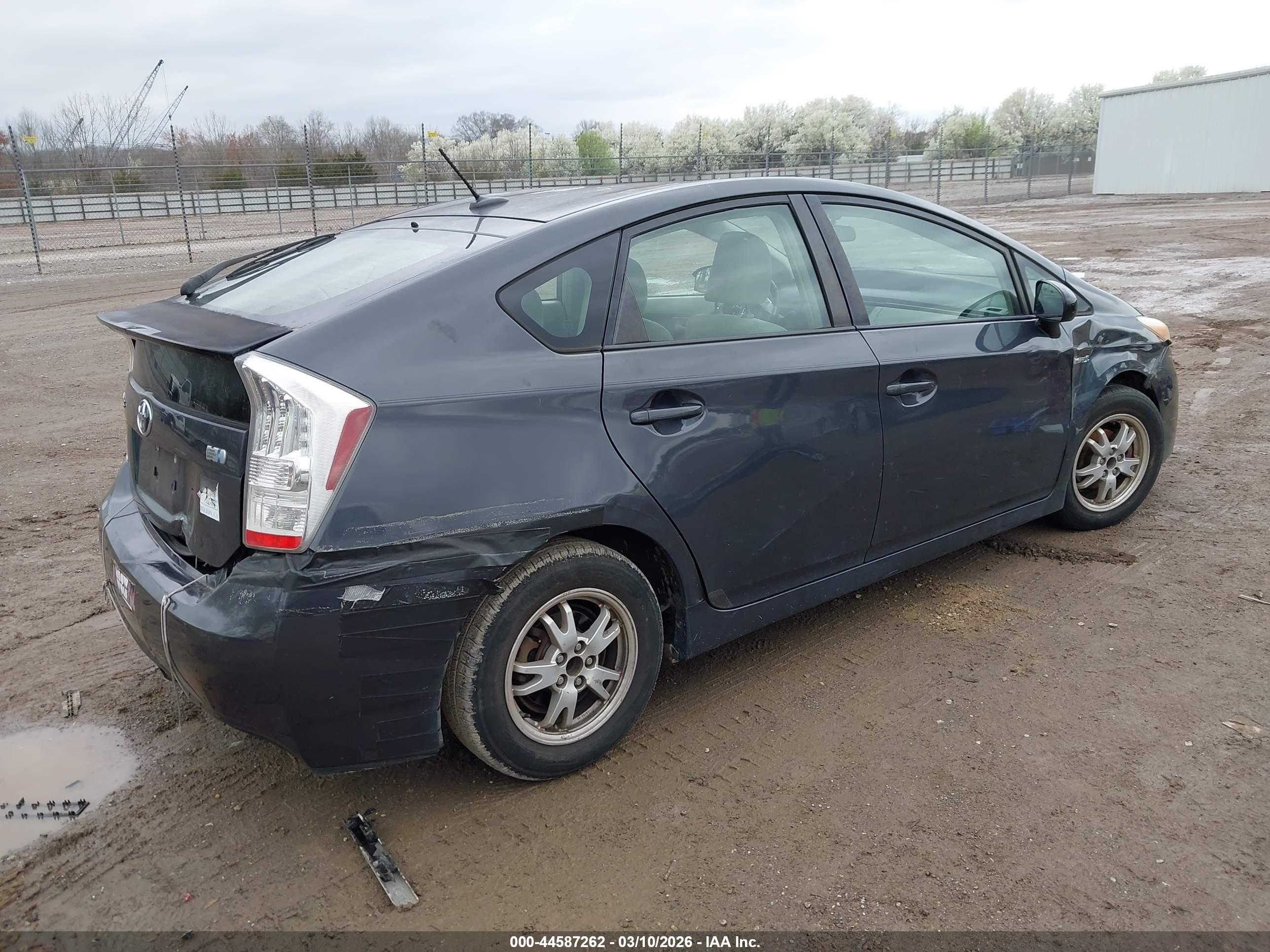 TOYOTA PRIUS image 4