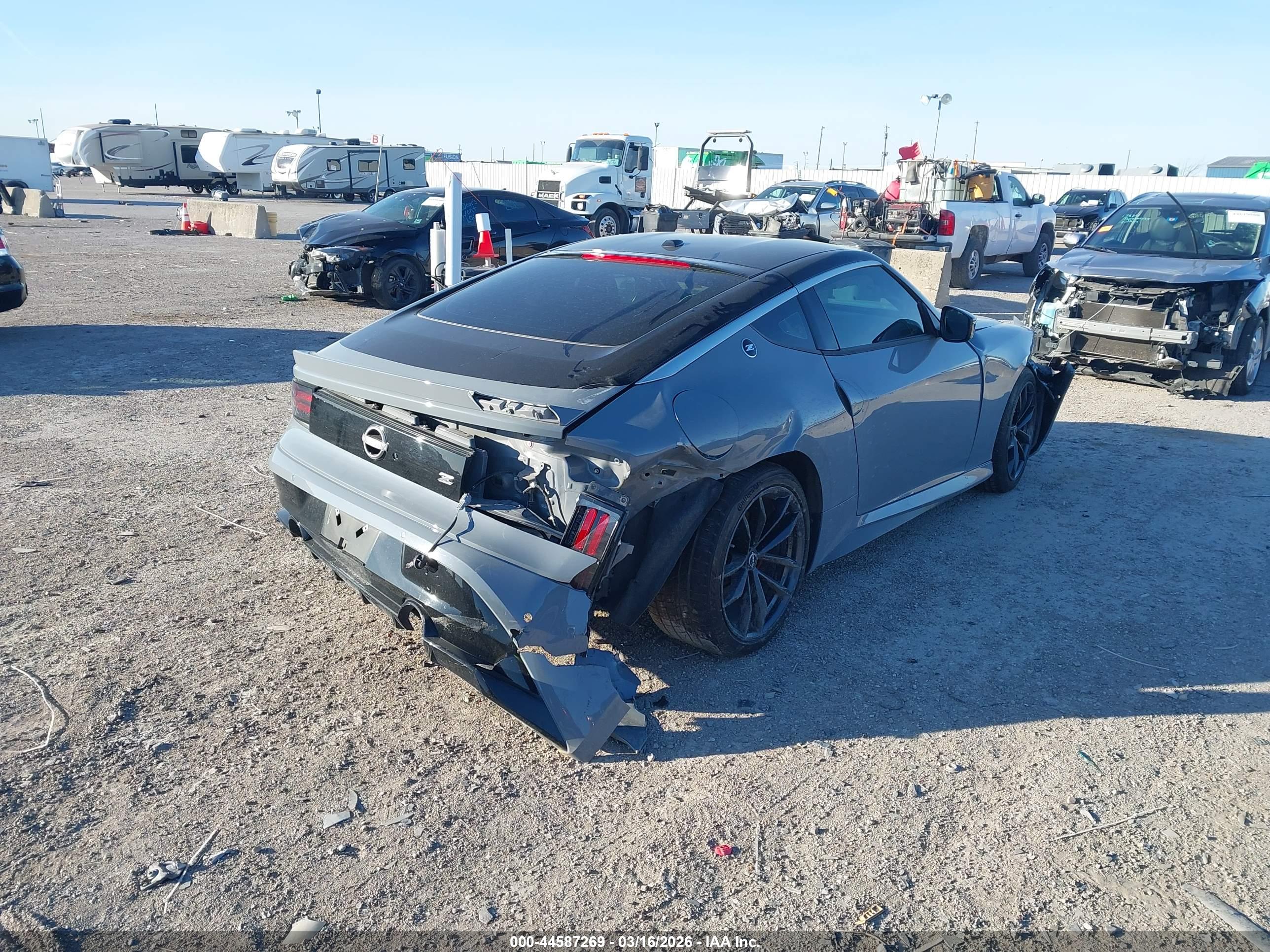NISSAN Z image 4